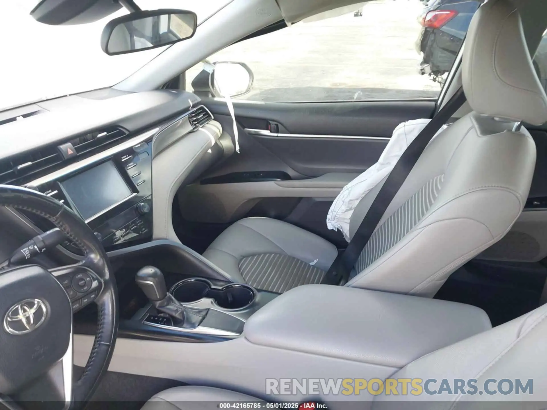 5 fotografías del automóvil dañado 4T1B11HK6KU230652 TOYOTA CAMRY 2019