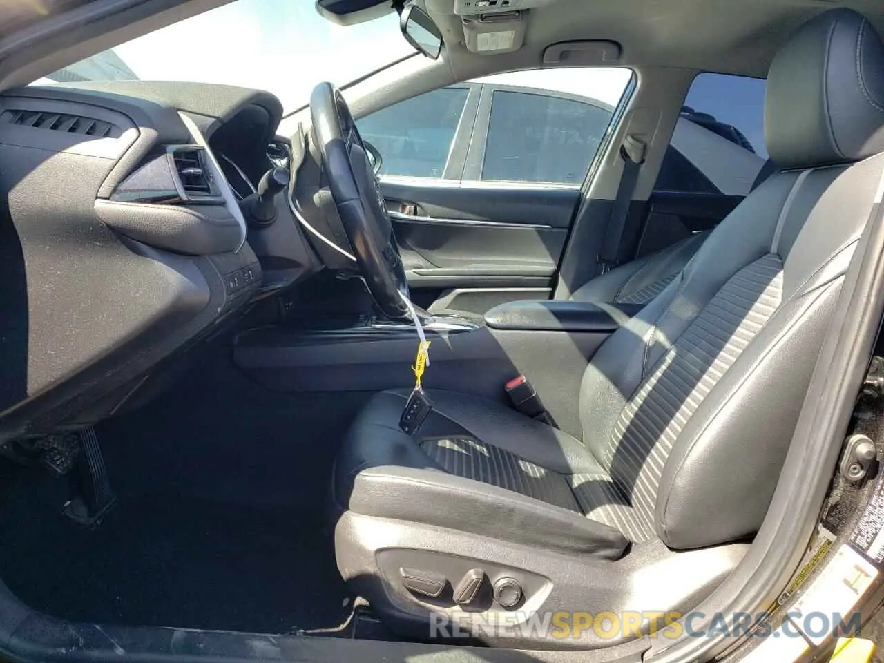 7 fotografías del automóvil dañado 4T1B11HK6KU236287 TOYOTA CAMRY 2019