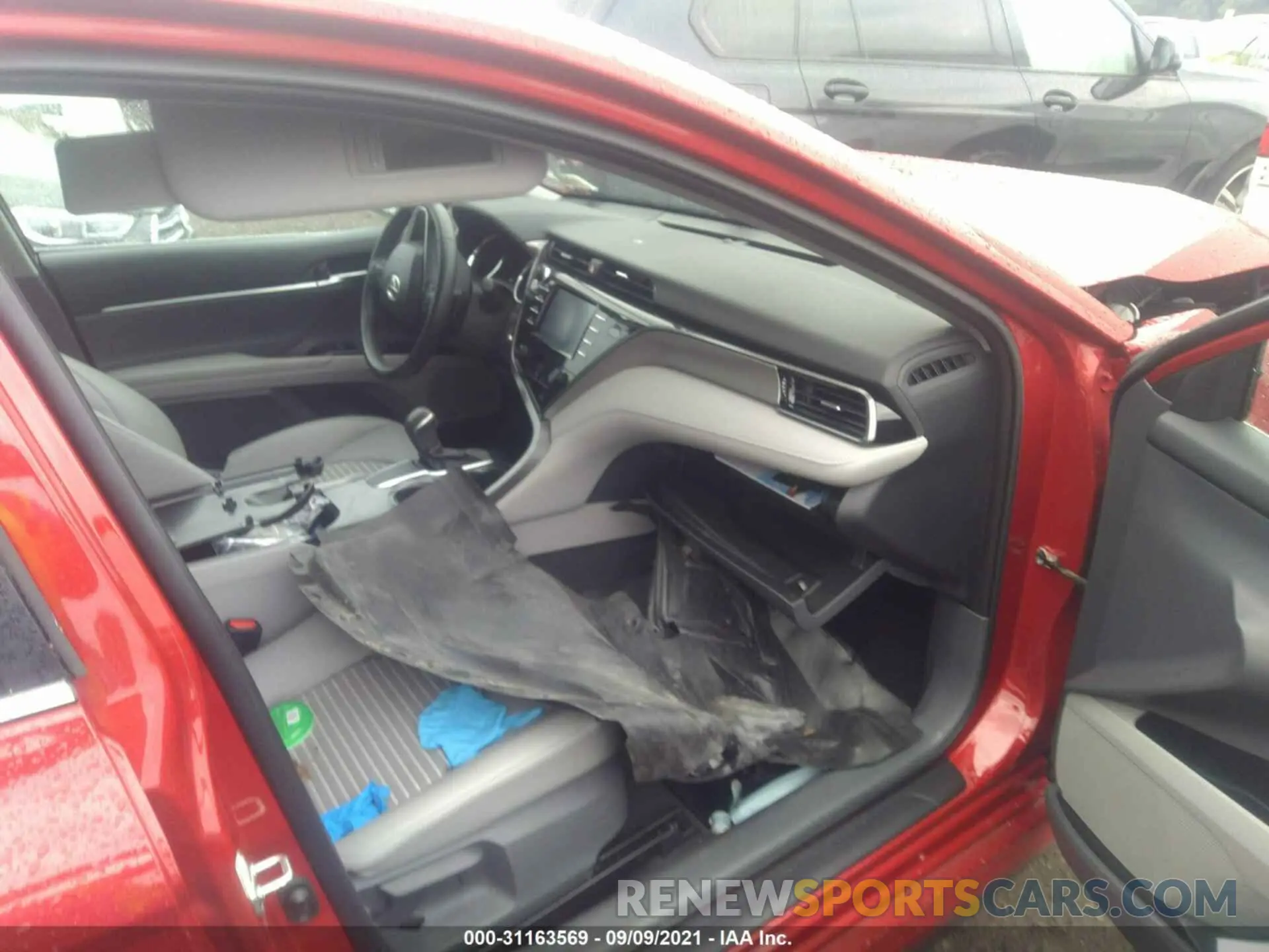 5 fotografías del automóvil dañado 4T1B11HK6KU252702 TOYOTA CAMRY 2019