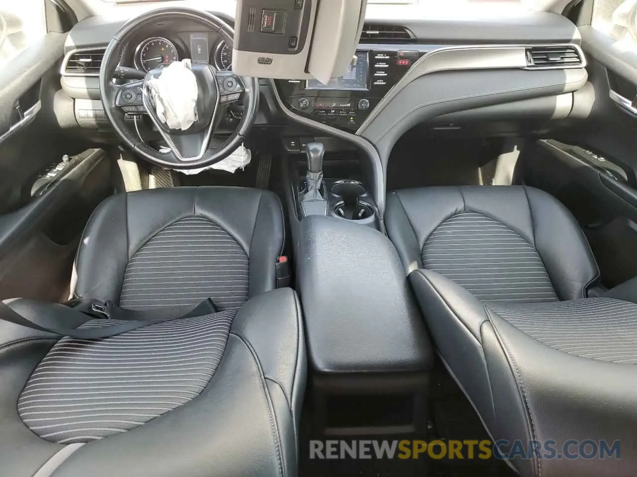 8 fotografías del automóvil dañado 4T1B11HK6KU274084 TOYOTA CAMRY 2019