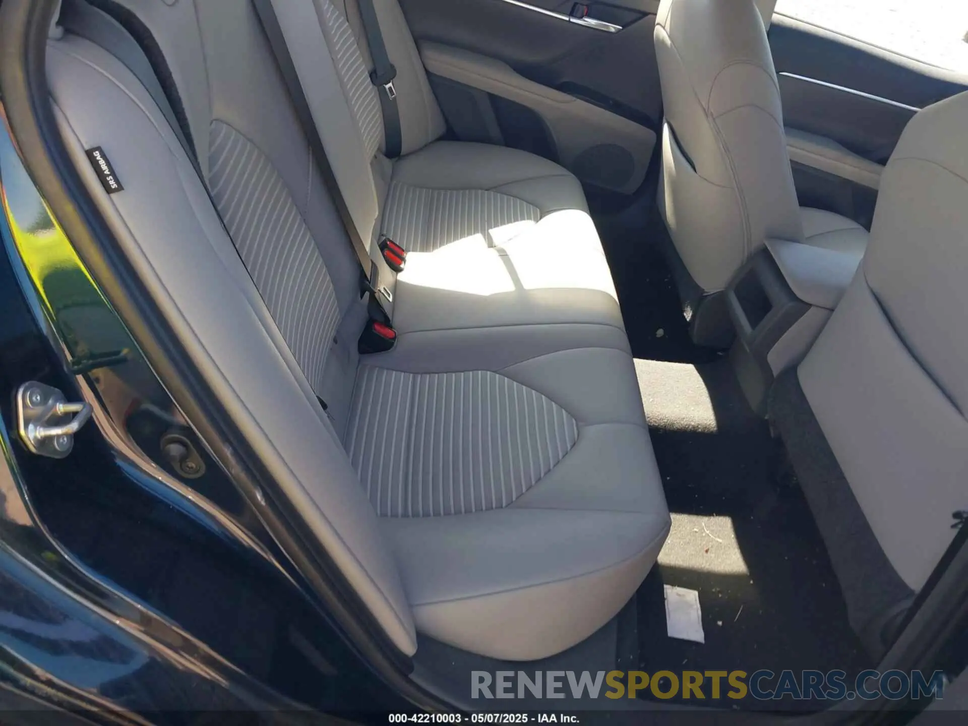 8 fotografías del automóvil dañado 4T1B11HK6KU283500 TOYOTA CAMRY 2019