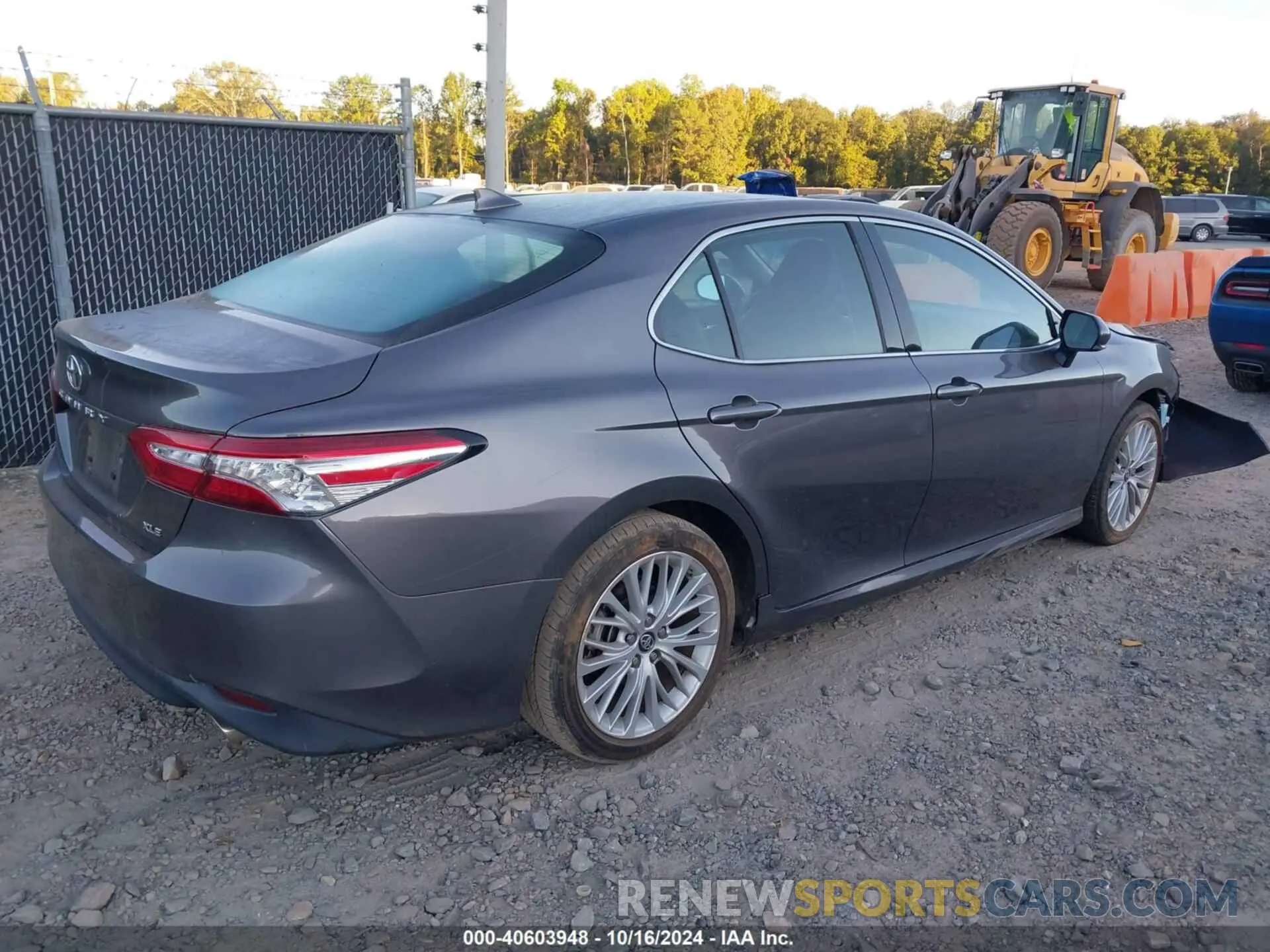 4 fotografías del automóvil dañado 4T1B11HK6KU289703 TOYOTA CAMRY 2019