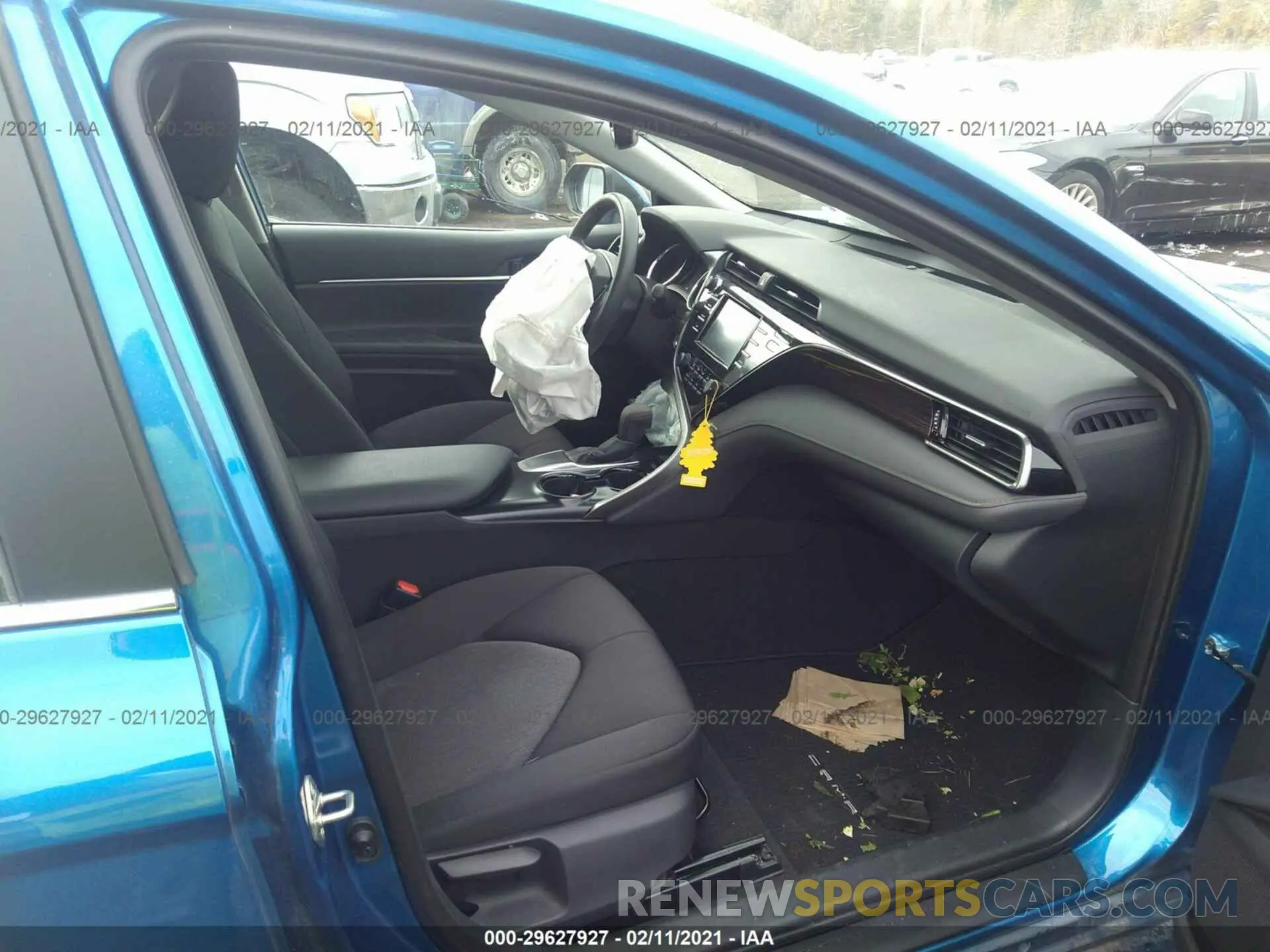 5 fotografías del automóvil dañado 4T1B11HK6KU299258 TOYOTA CAMRY 2019