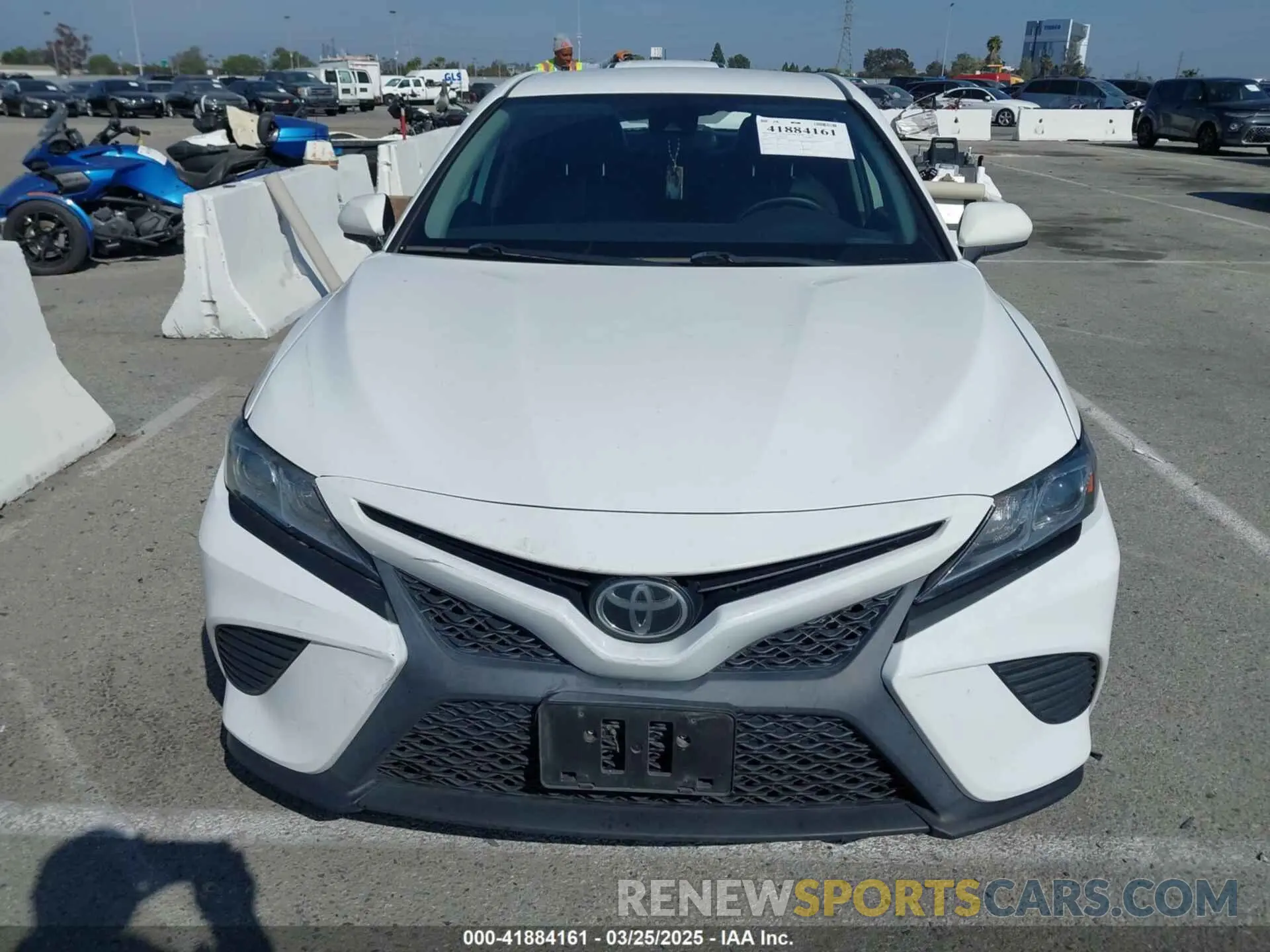 12 fotografías del automóvil dañado 4T1B11HK6KU684612 TOYOTA CAMRY 2019