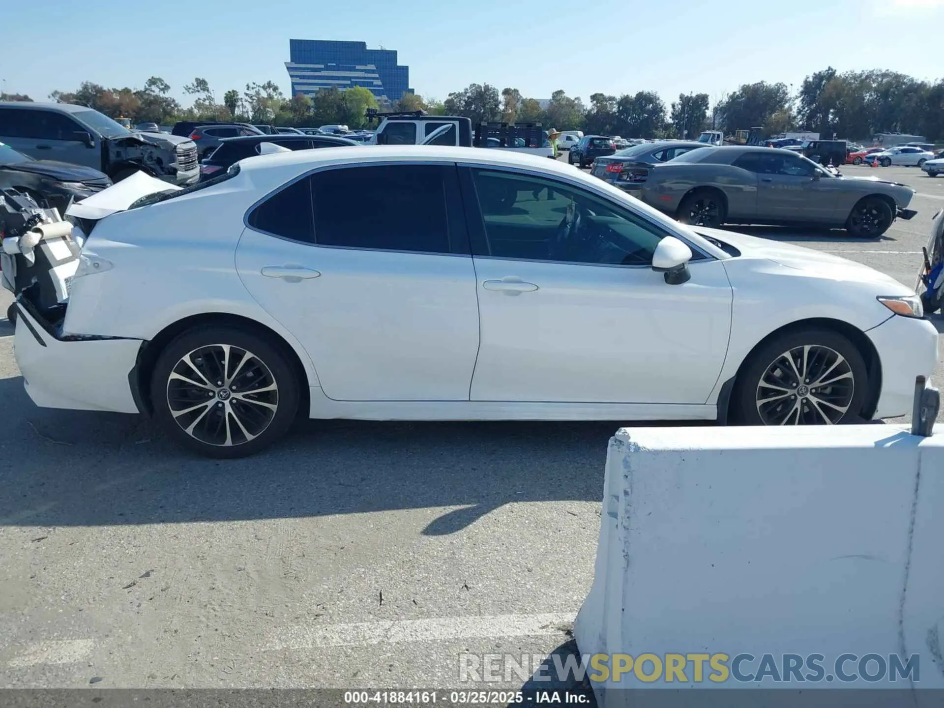 13 fotografías del automóvil dañado 4T1B11HK6KU684612 TOYOTA CAMRY 2019