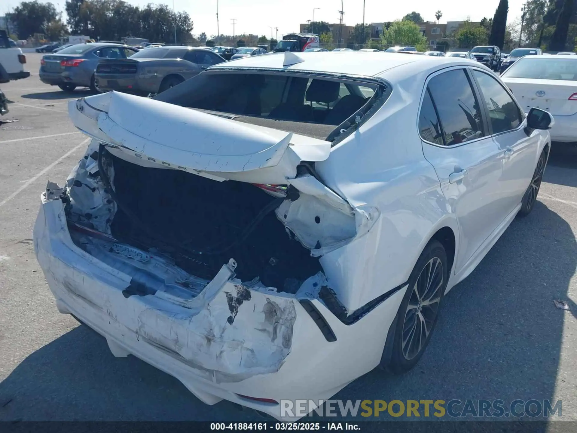 4 fotografías del automóvil dañado 4T1B11HK6KU684612 TOYOTA CAMRY 2019