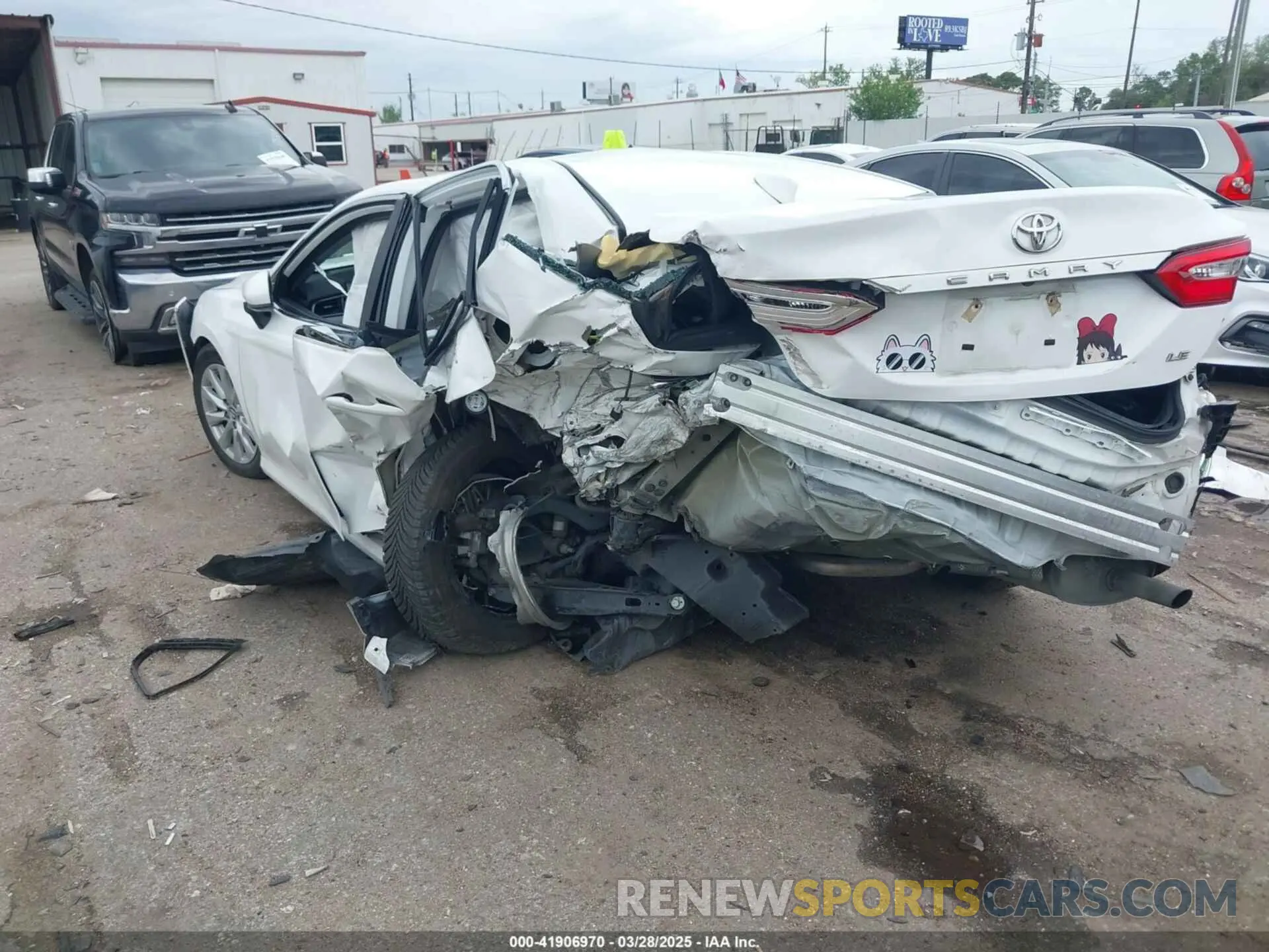 3 fotografías del automóvil dañado 4T1B11HK6KU685386 TOYOTA CAMRY 2019