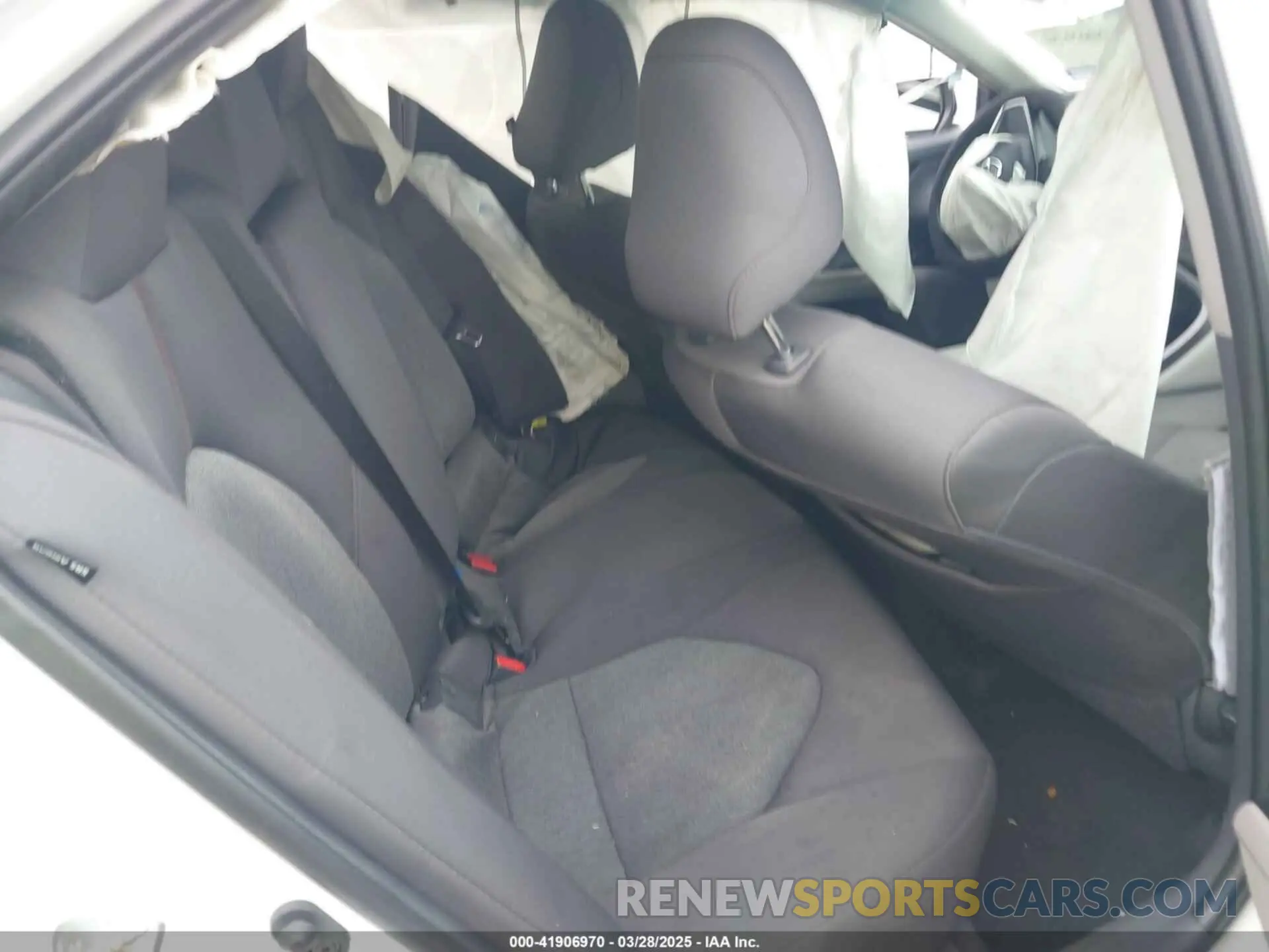 8 fotografías del automóvil dañado 4T1B11HK6KU685386 TOYOTA CAMRY 2019