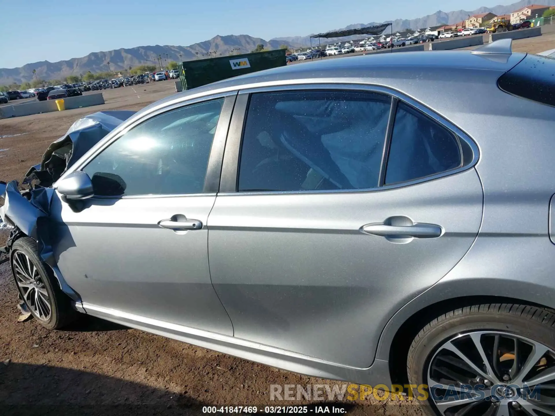 14 fotografías del automóvil dañado 4T1B11HK6KU692080 TOYOTA CAMRY 2019