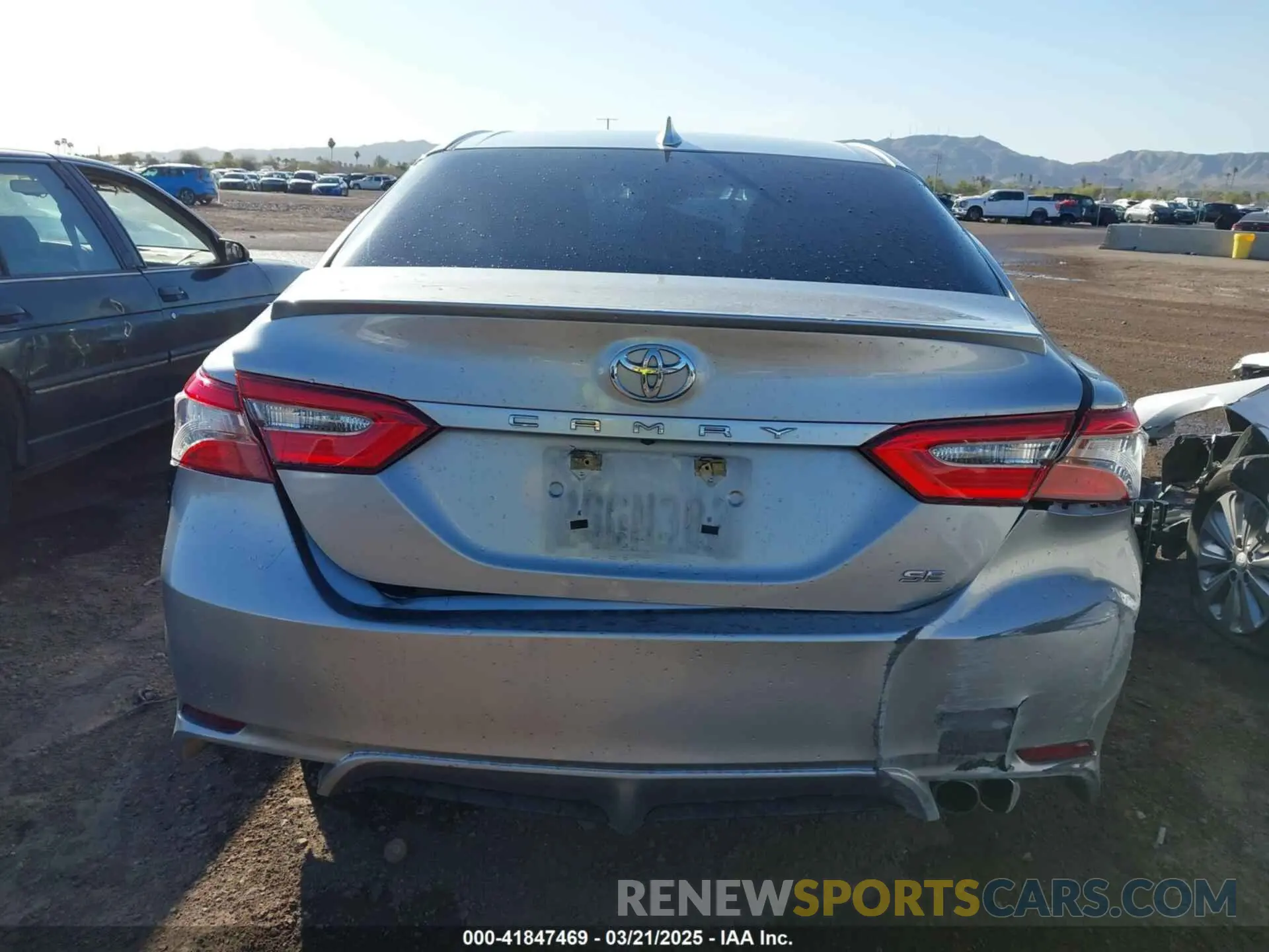 16 fotografías del automóvil dañado 4T1B11HK6KU692080 TOYOTA CAMRY 2019