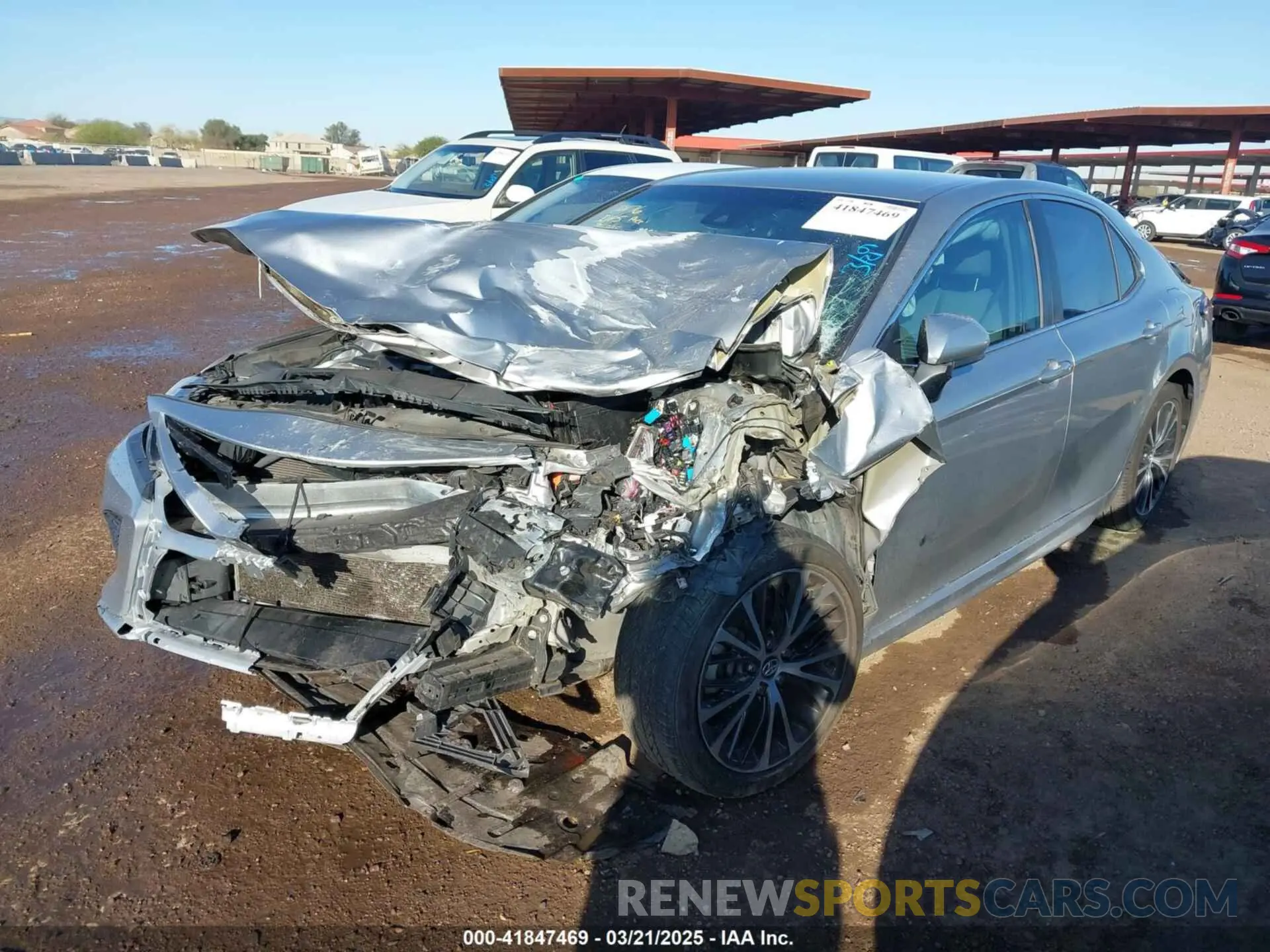 2 fotografías del automóvil dañado 4T1B11HK6KU692080 TOYOTA CAMRY 2019