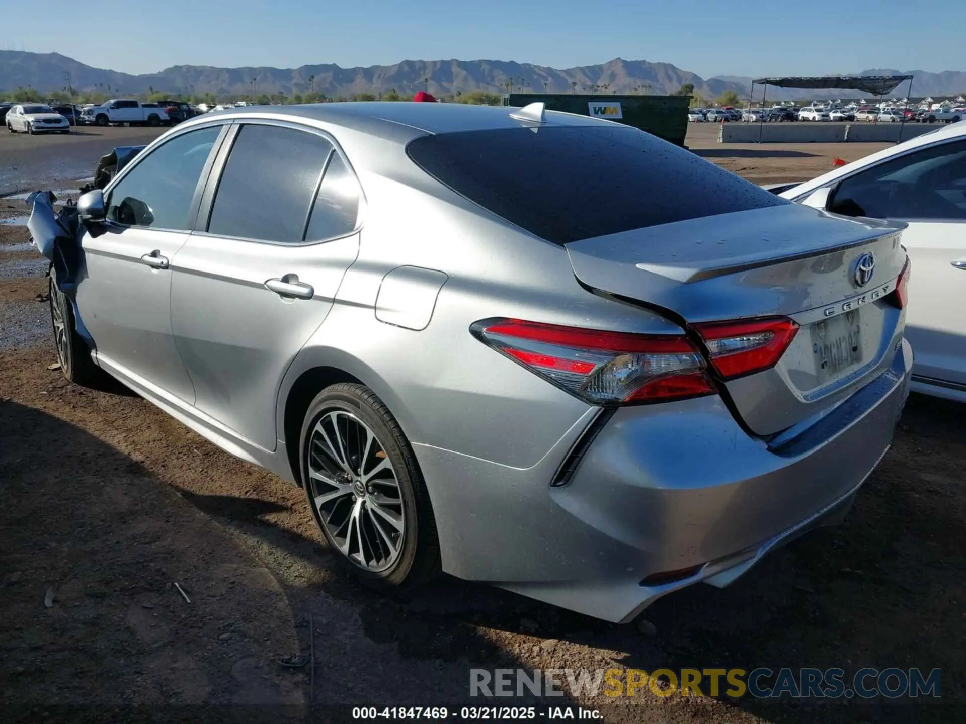 3 fotografías del automóvil dañado 4T1B11HK6KU692080 TOYOTA CAMRY 2019