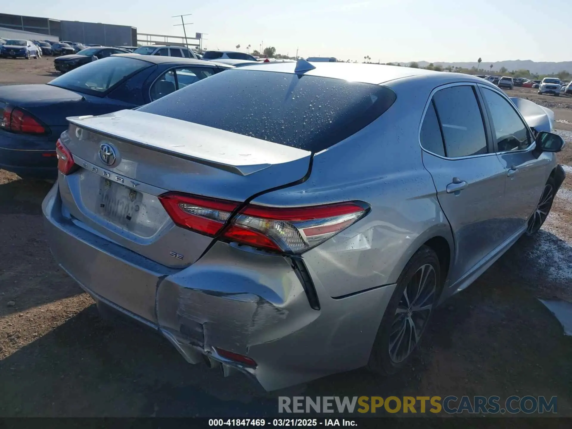 4 fotografías del automóvil dañado 4T1B11HK6KU692080 TOYOTA CAMRY 2019