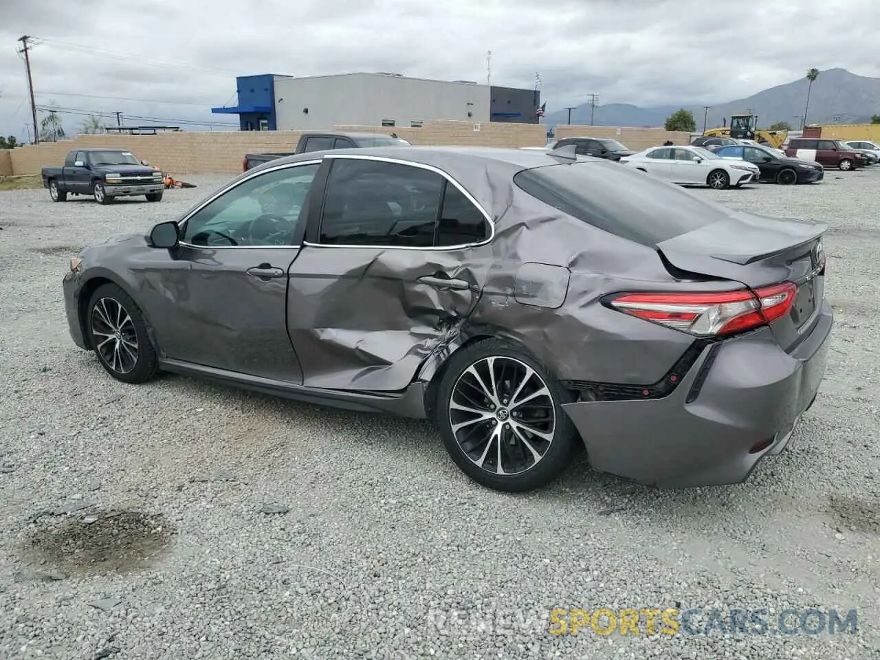 2 fotografías del automóvil dañado 4T1B11HK6KU702896 TOYOTA CAMRY 2019