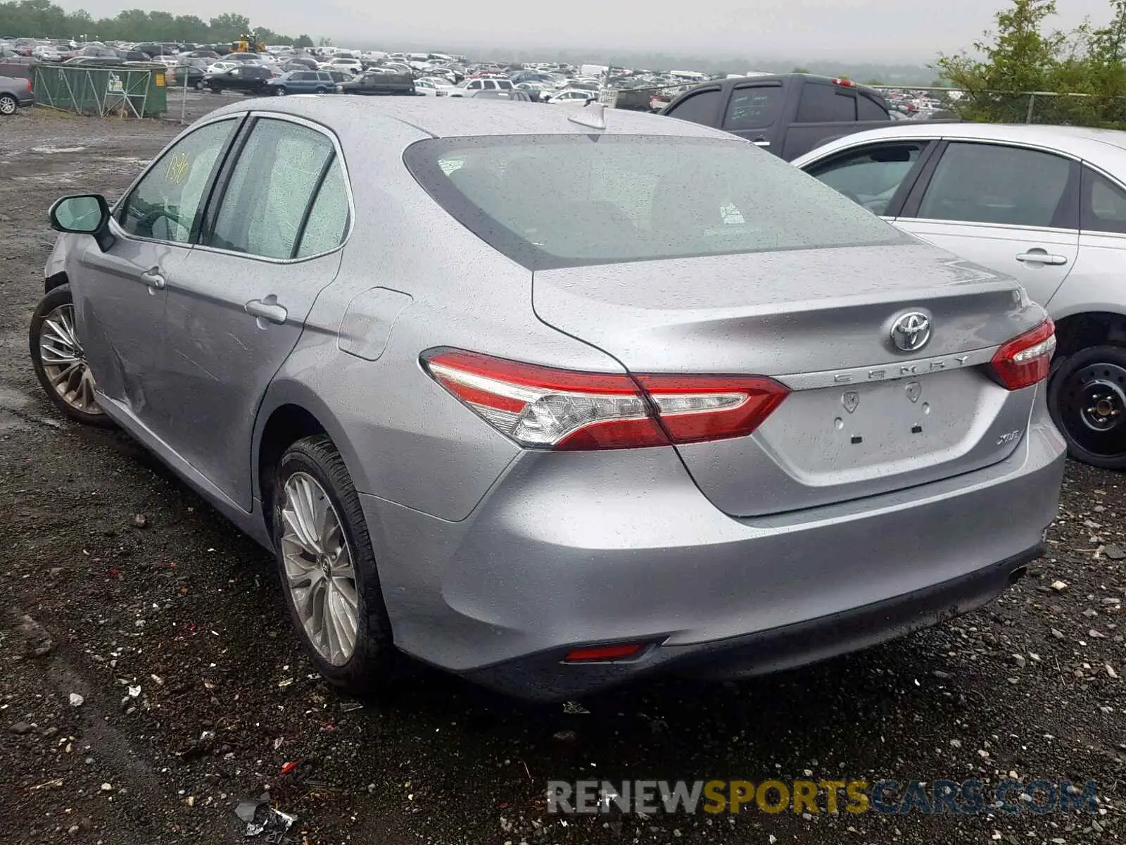 3 fotografías del automóvil dañado 4T1B11HK6KU703496 TOYOTA CAMRY 2019