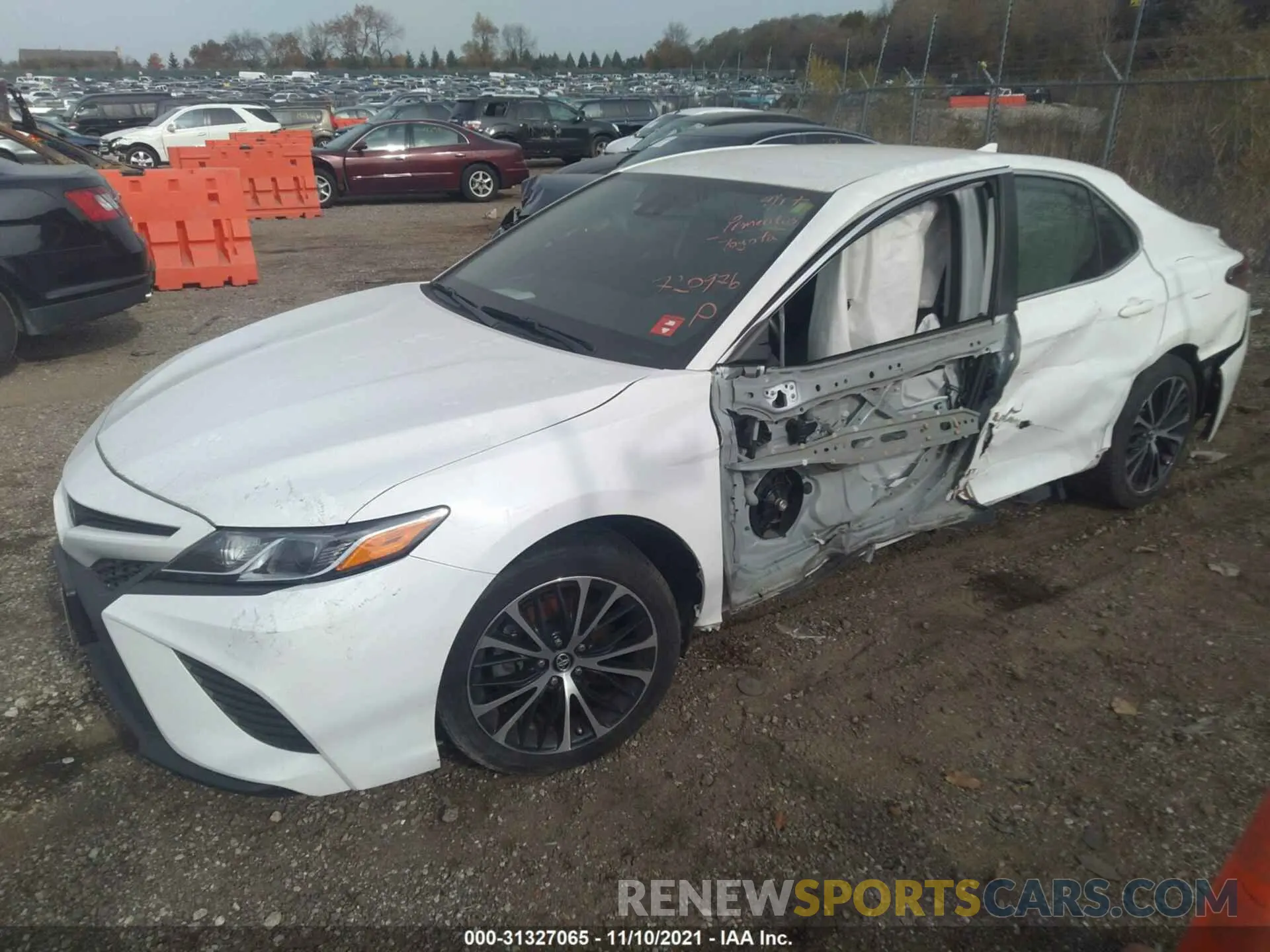 2 fotografías del automóvil dañado 4T1B11HK6KU720976 TOYOTA CAMRY 2019