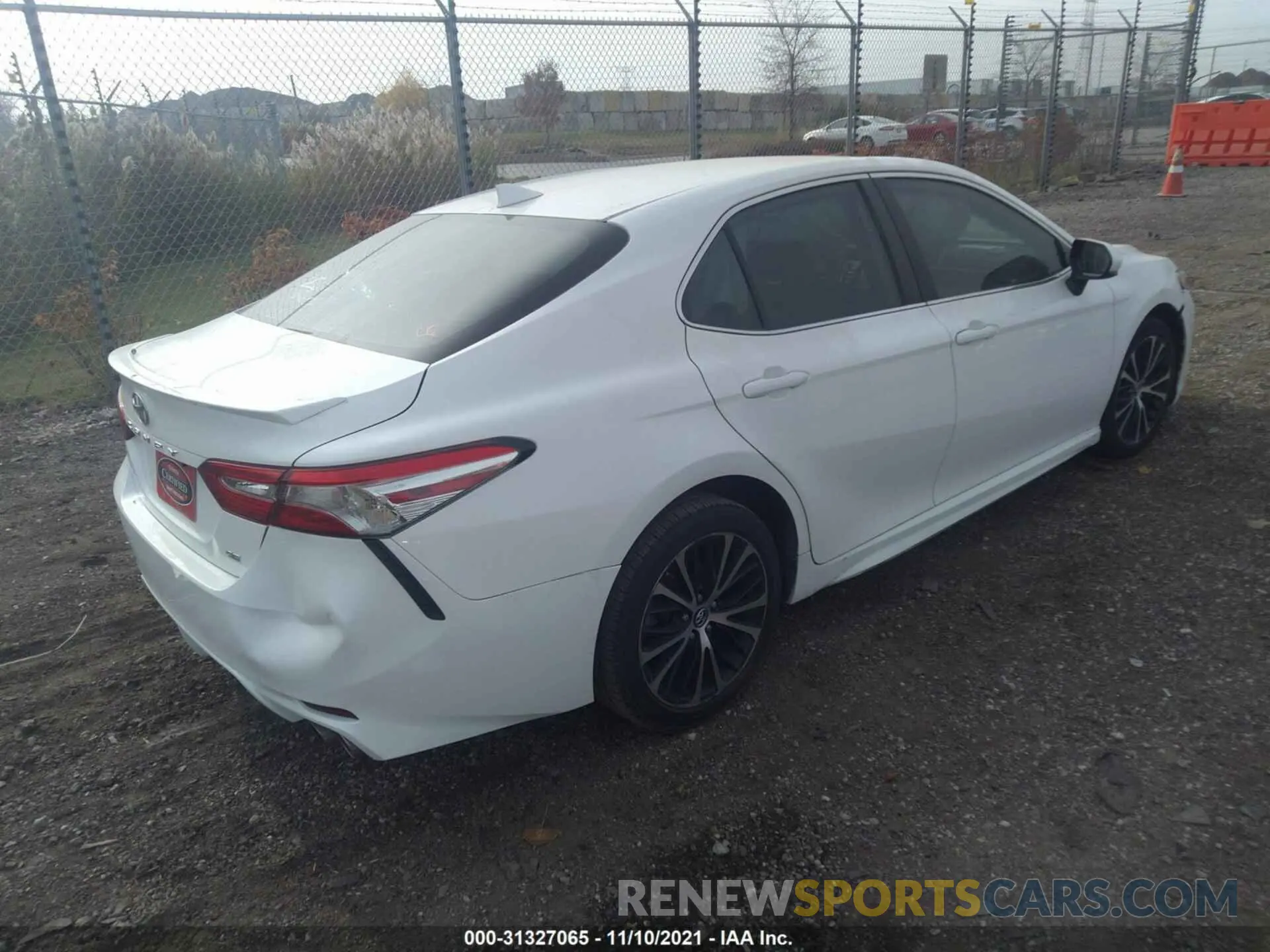 4 fotografías del automóvil dañado 4T1B11HK6KU720976 TOYOTA CAMRY 2019
