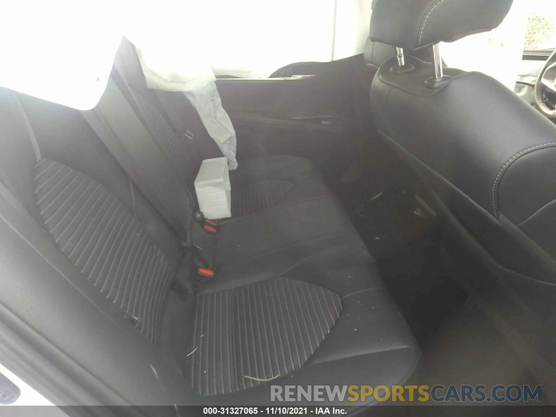 8 fotografías del automóvil dañado 4T1B11HK6KU720976 TOYOTA CAMRY 2019