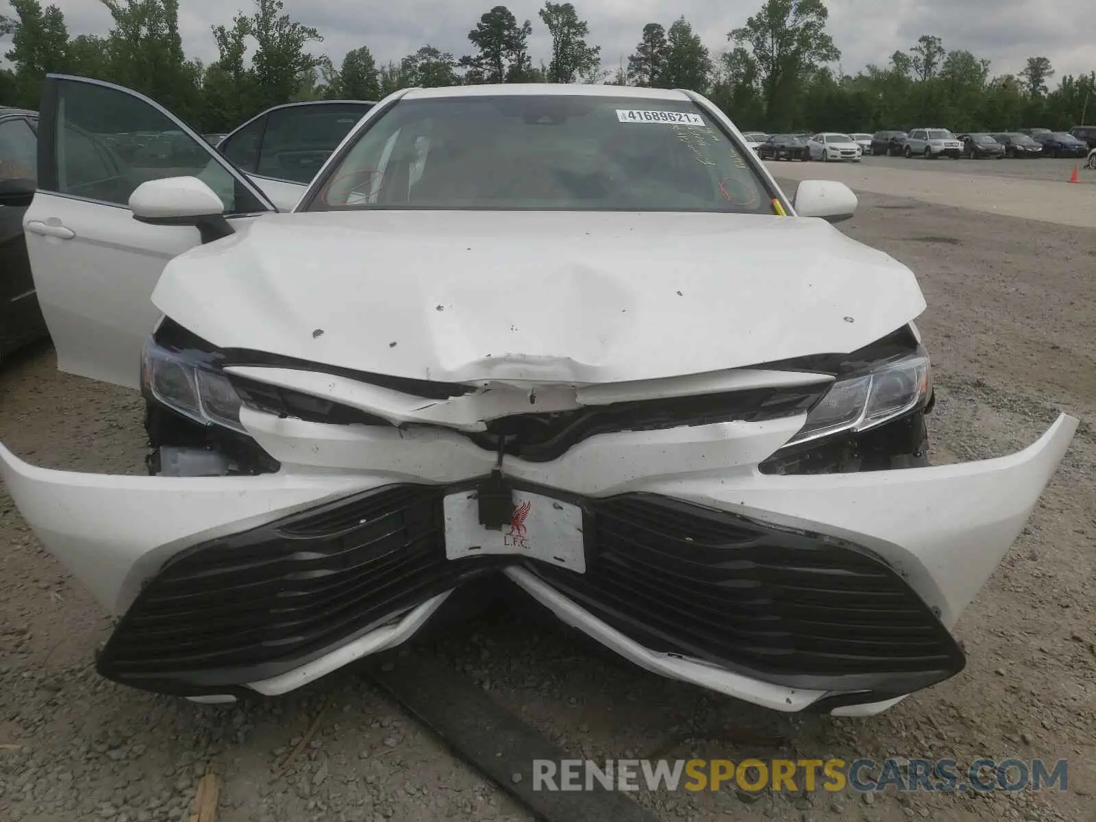 9 fotografías del automóvil dañado 4T1B11HK6KU721044 TOYOTA CAMRY 2019