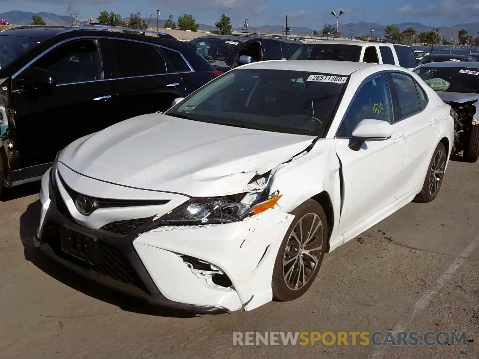 2 fotografías del automóvil dañado 4T1B11HK6KU725854 TOYOTA CAMRY 2019