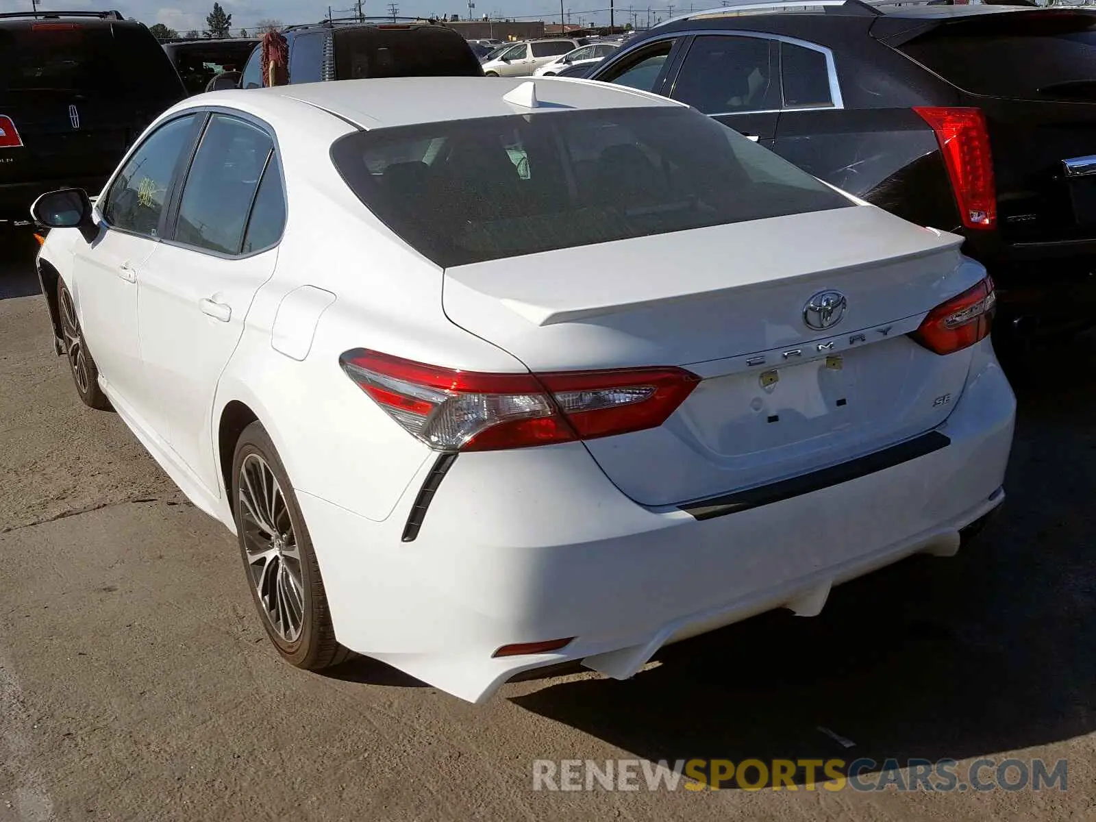 3 fotografías del automóvil dañado 4T1B11HK6KU725854 TOYOTA CAMRY 2019