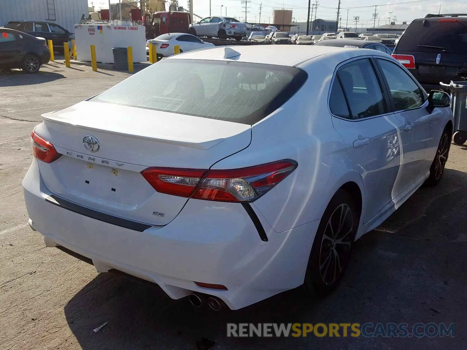 4 fotografías del automóvil dañado 4T1B11HK6KU725854 TOYOTA CAMRY 2019