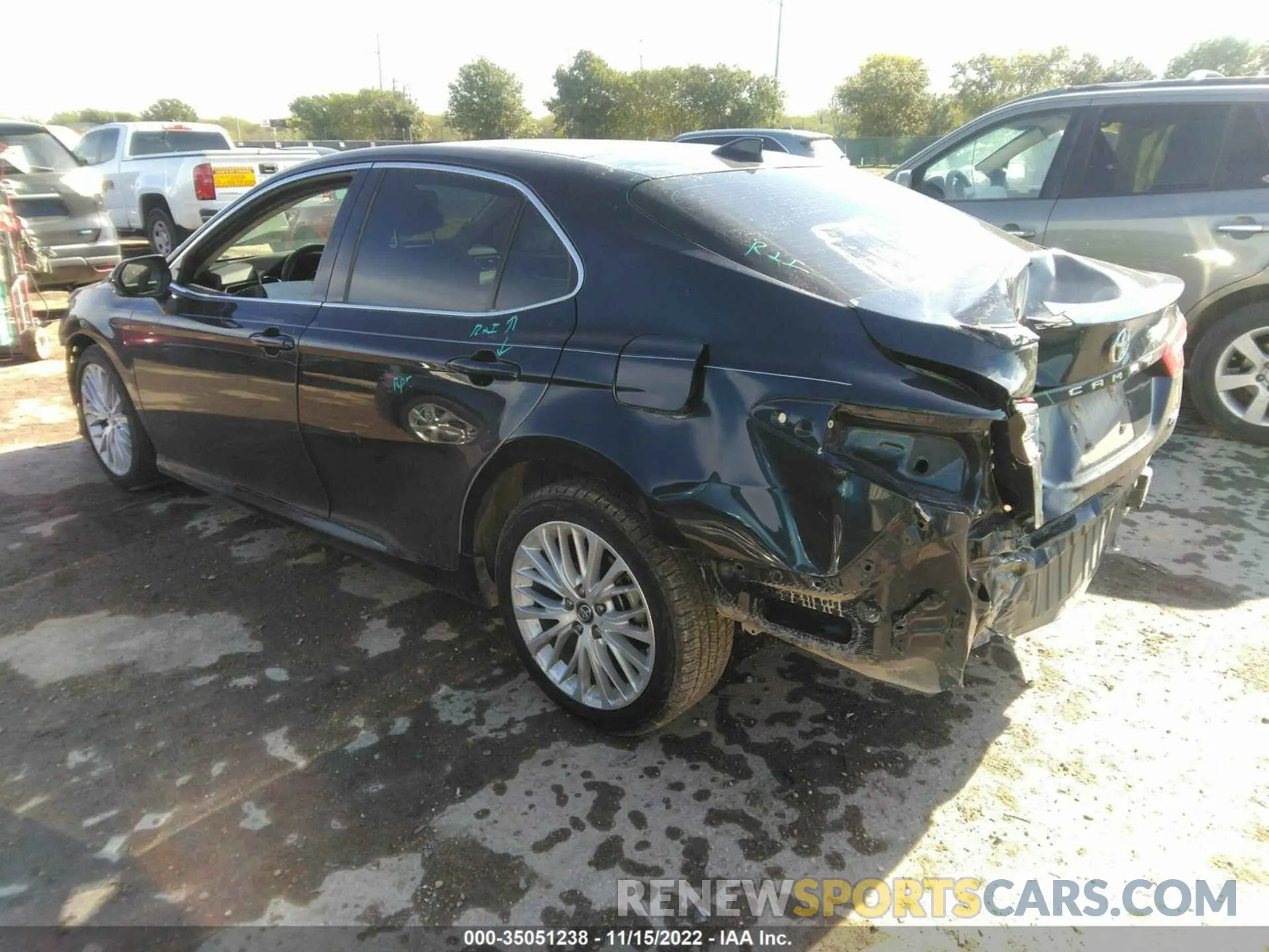 3 fotografías del automóvil dañado 4T1B11HK6KU726499 TOYOTA CAMRY 2019