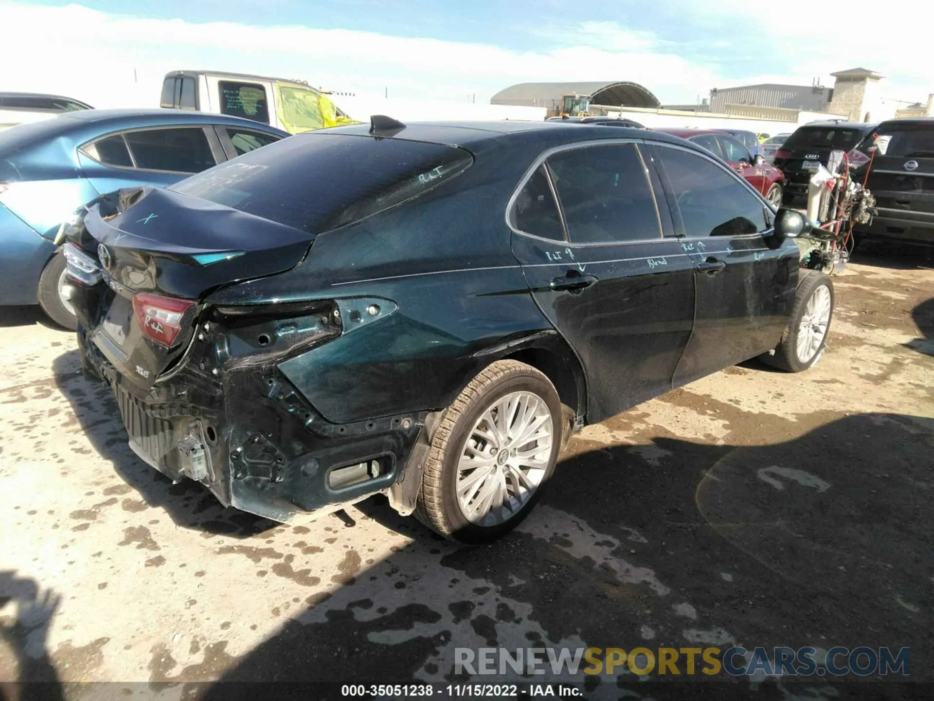 4 fotografías del automóvil dañado 4T1B11HK6KU726499 TOYOTA CAMRY 2019