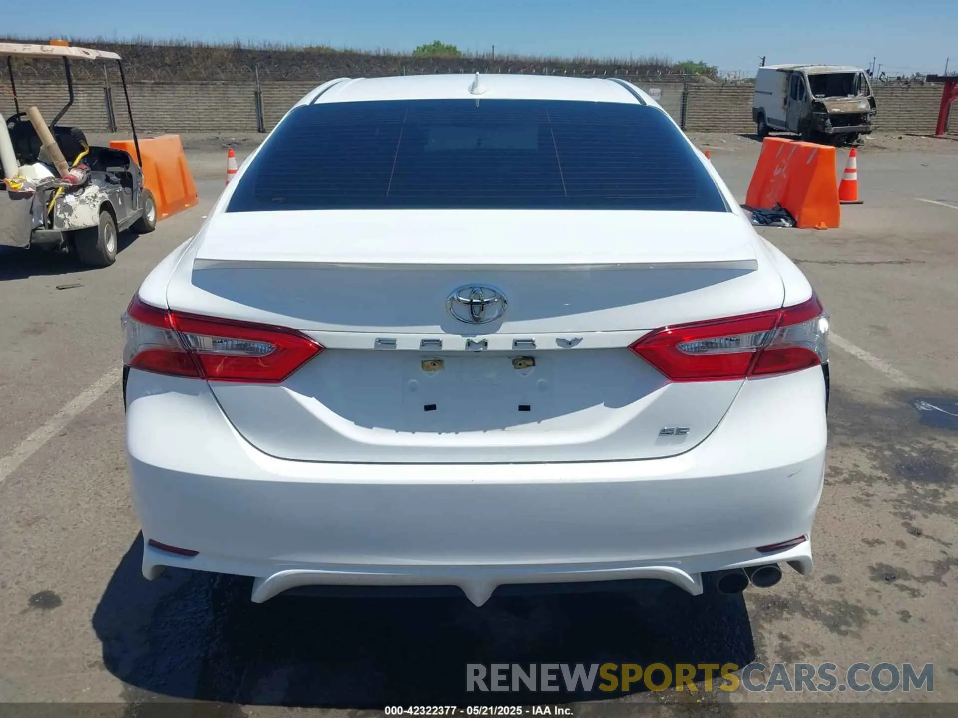 17 fotografías del automóvil dañado 4T1B11HK6KU730164 TOYOTA CAMRY 2019