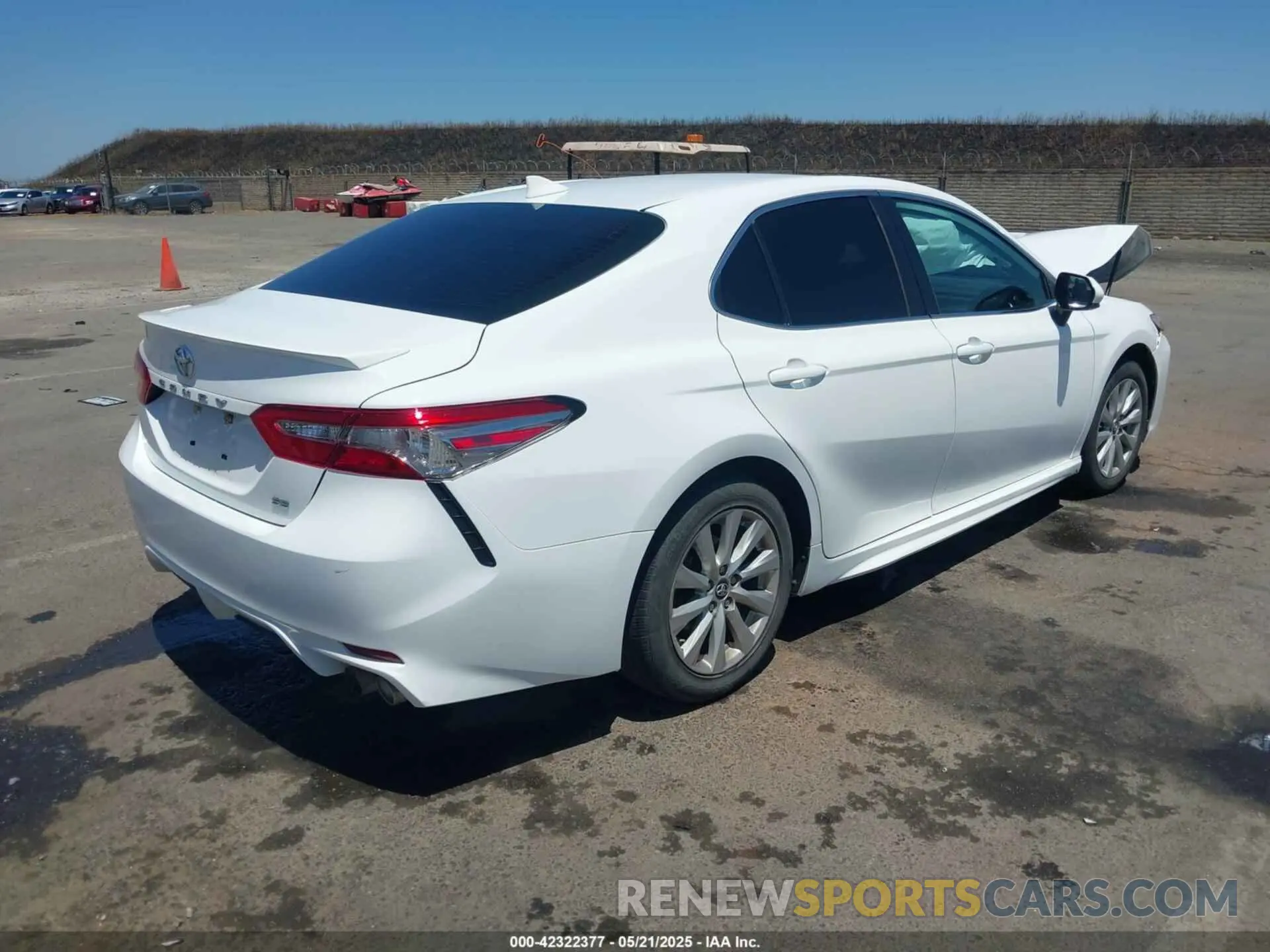 4 fotografías del automóvil dañado 4T1B11HK6KU730164 TOYOTA CAMRY 2019