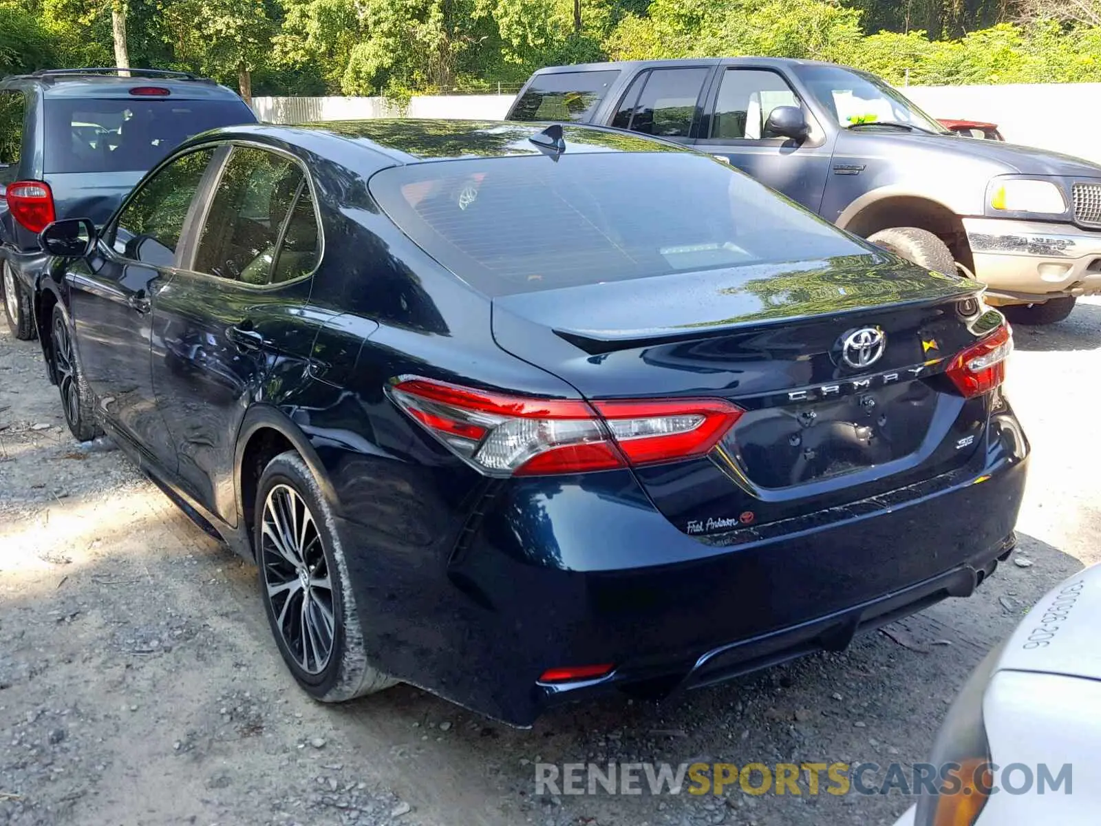 3 fotografías del automóvil dañado 4T1B11HK6KU737776 TOYOTA CAMRY 2019