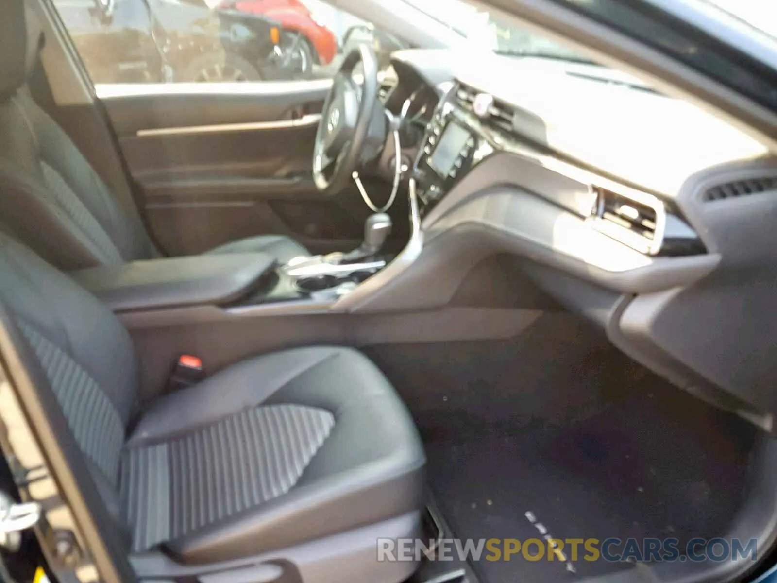 5 fotografías del automóvil dañado 4T1B11HK6KU737776 TOYOTA CAMRY 2019