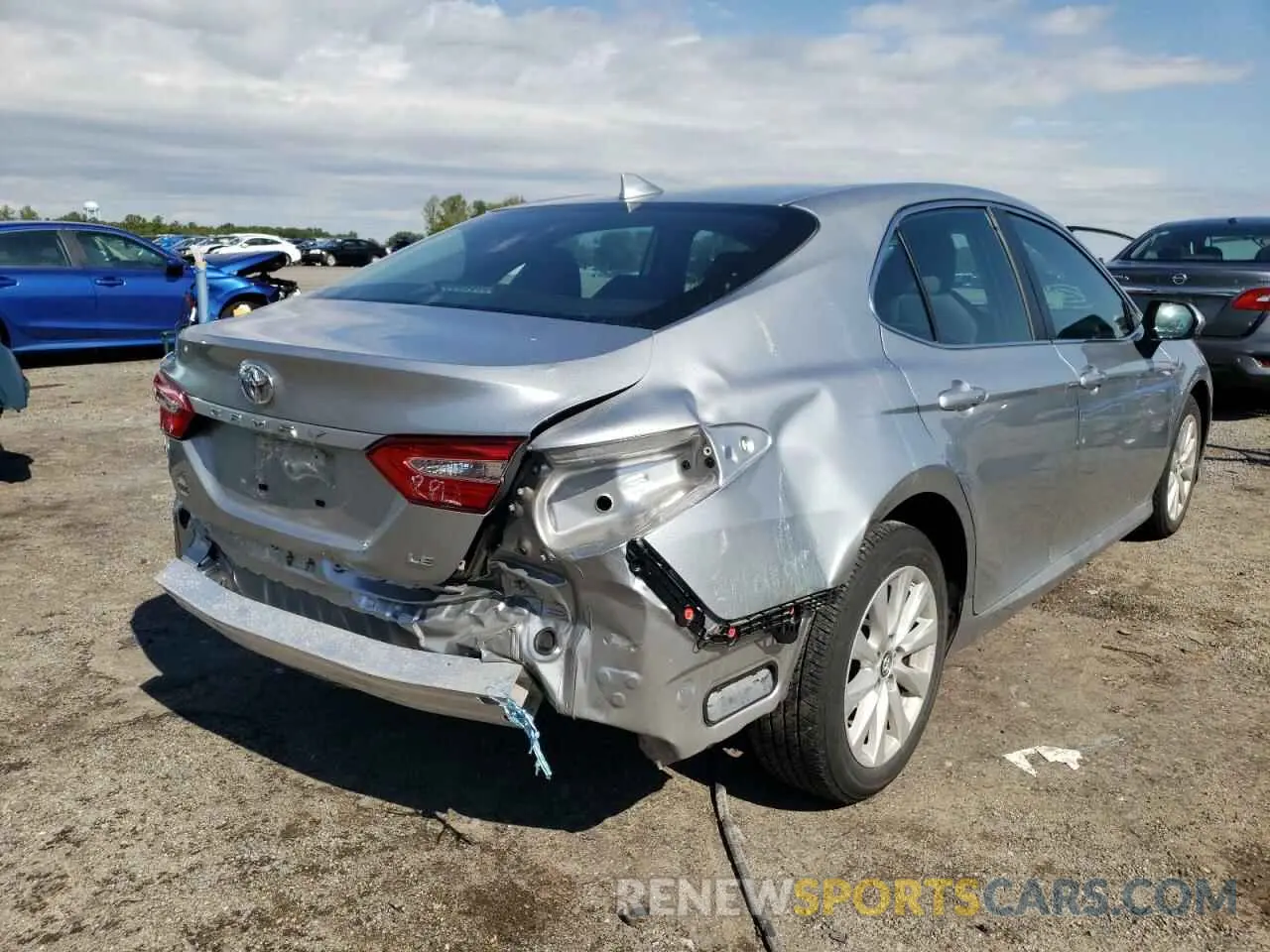 4 fotografías del automóvil dañado 4T1B11HK6KU749801 TOYOTA CAMRY 2019