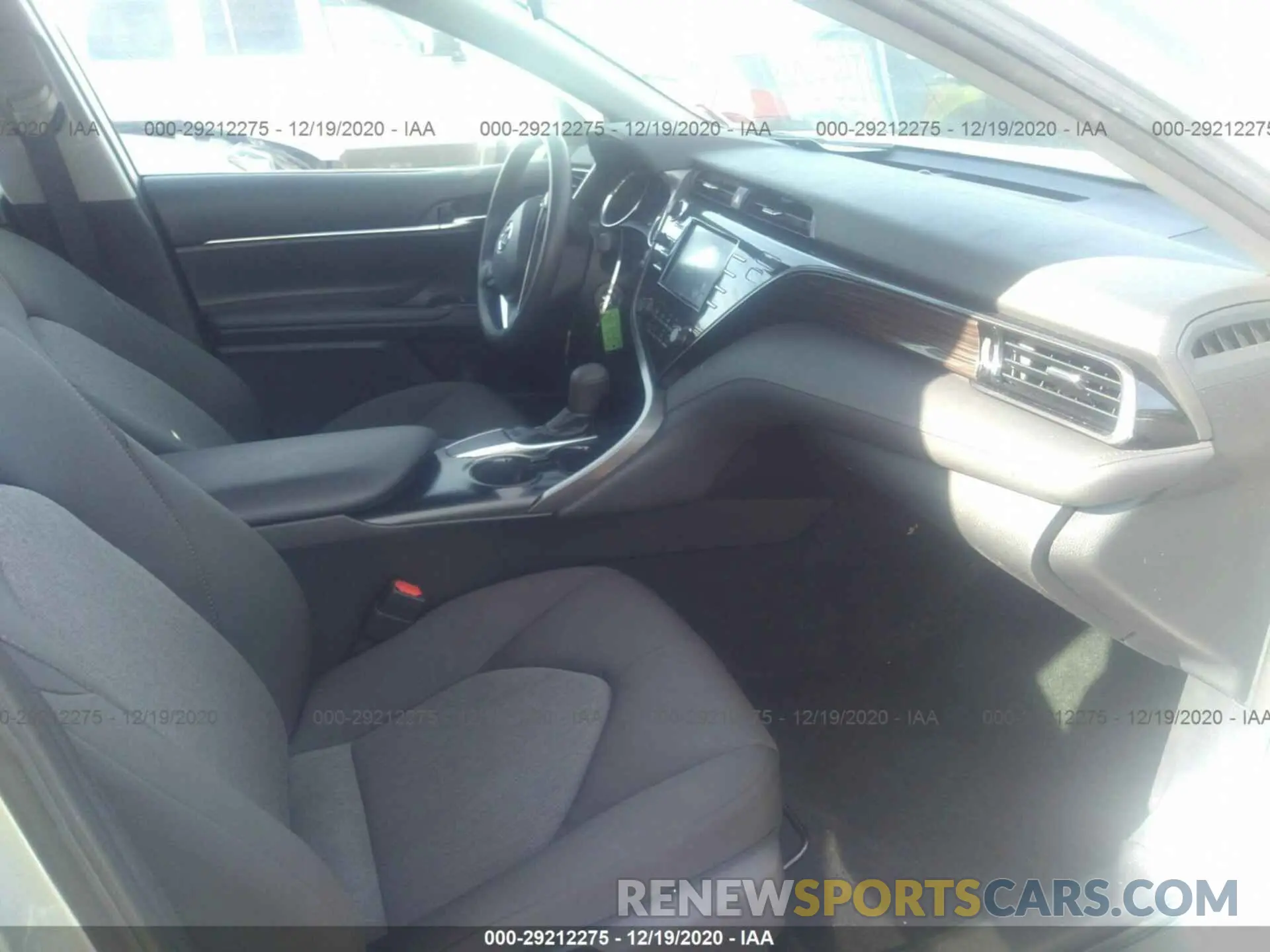 5 fotografías del automóvil dañado 4T1B11HK6KU753640 TOYOTA CAMRY 2019