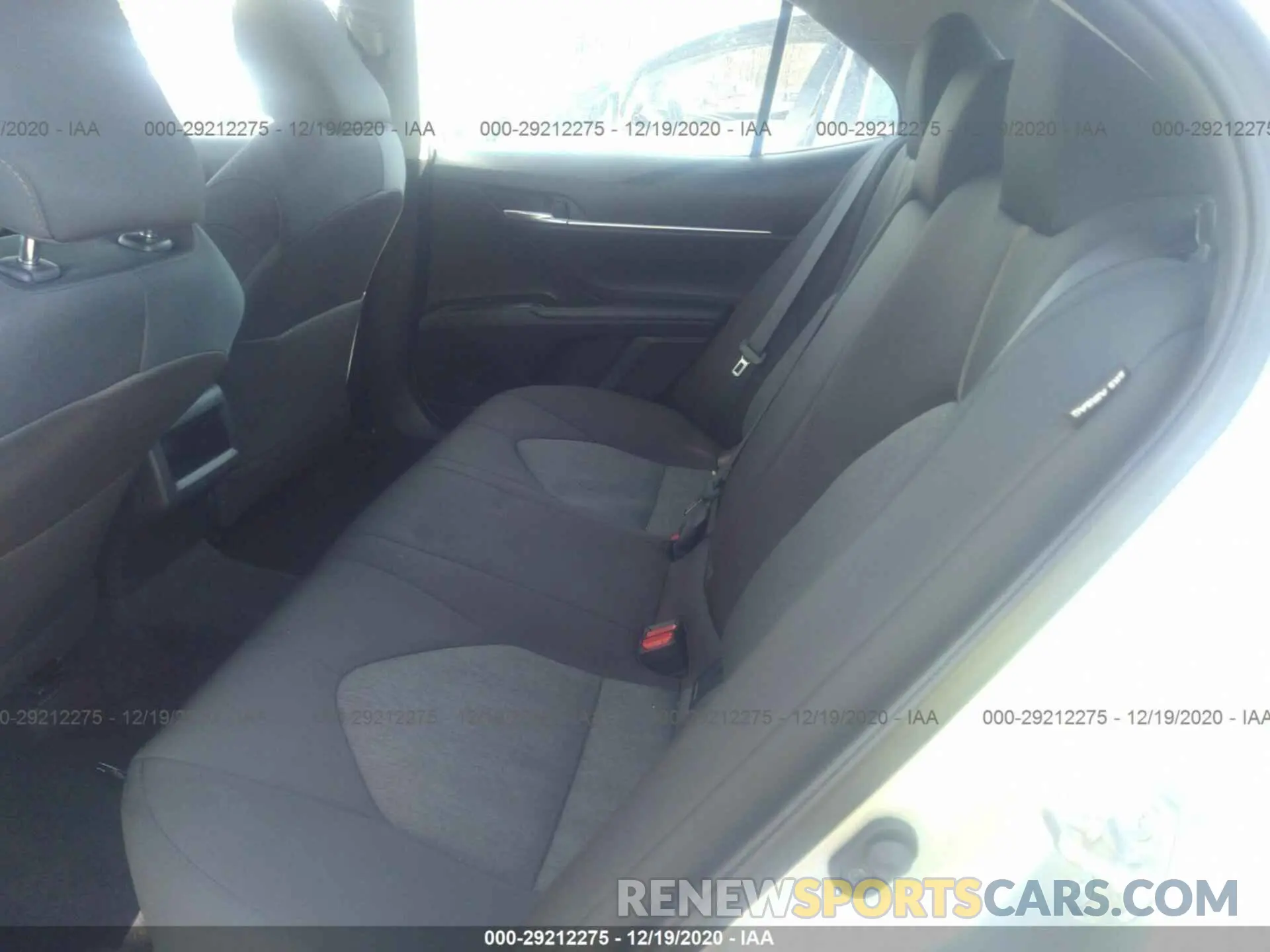8 fotografías del automóvil dañado 4T1B11HK6KU753640 TOYOTA CAMRY 2019