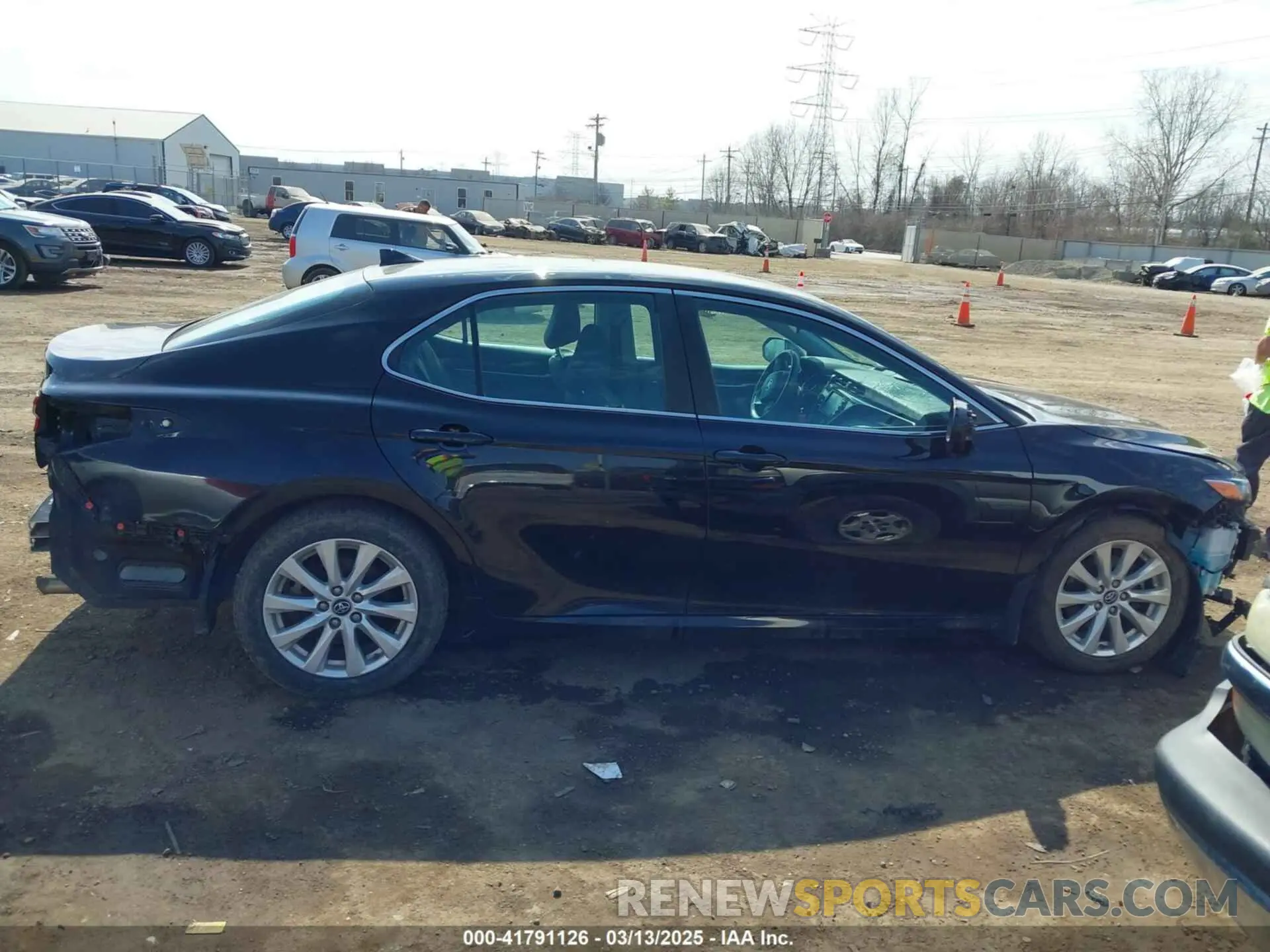 14 fotografías del automóvil dañado 4T1B11HK6KU754058 TOYOTA CAMRY 2019