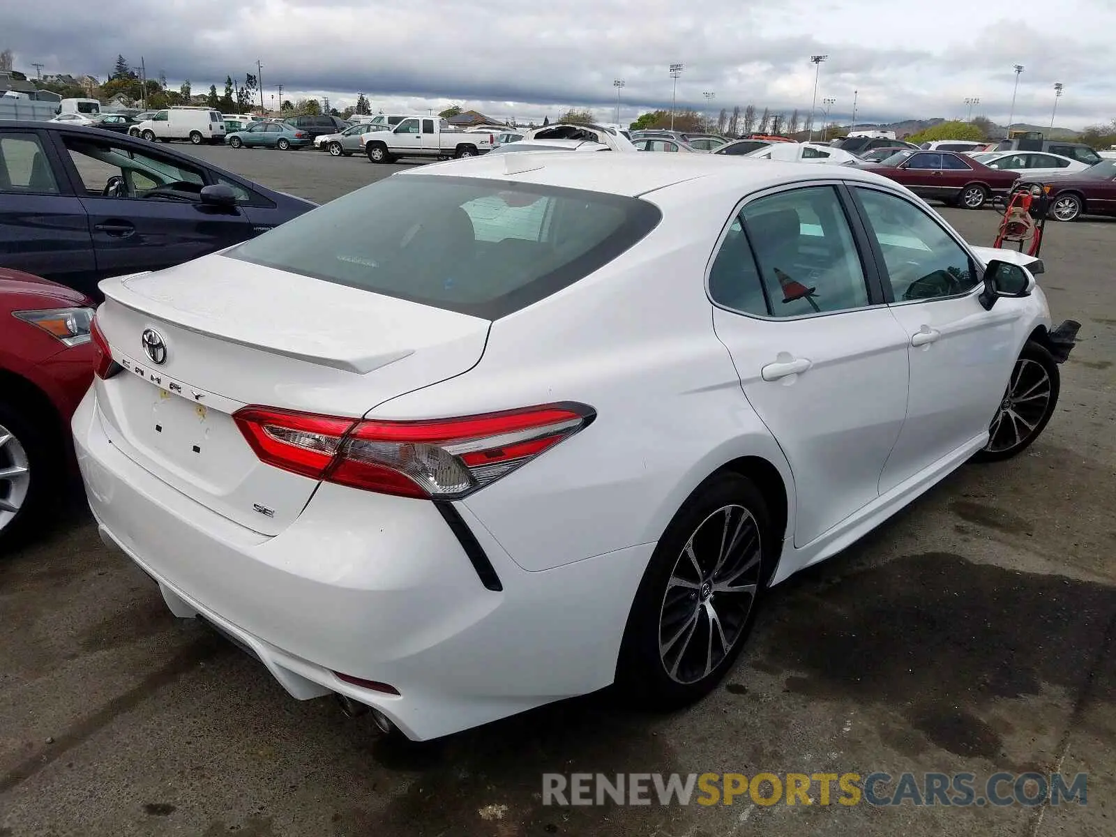 4 fotografías del automóvil dañado 4T1B11HK6KU754304 TOYOTA CAMRY 2019