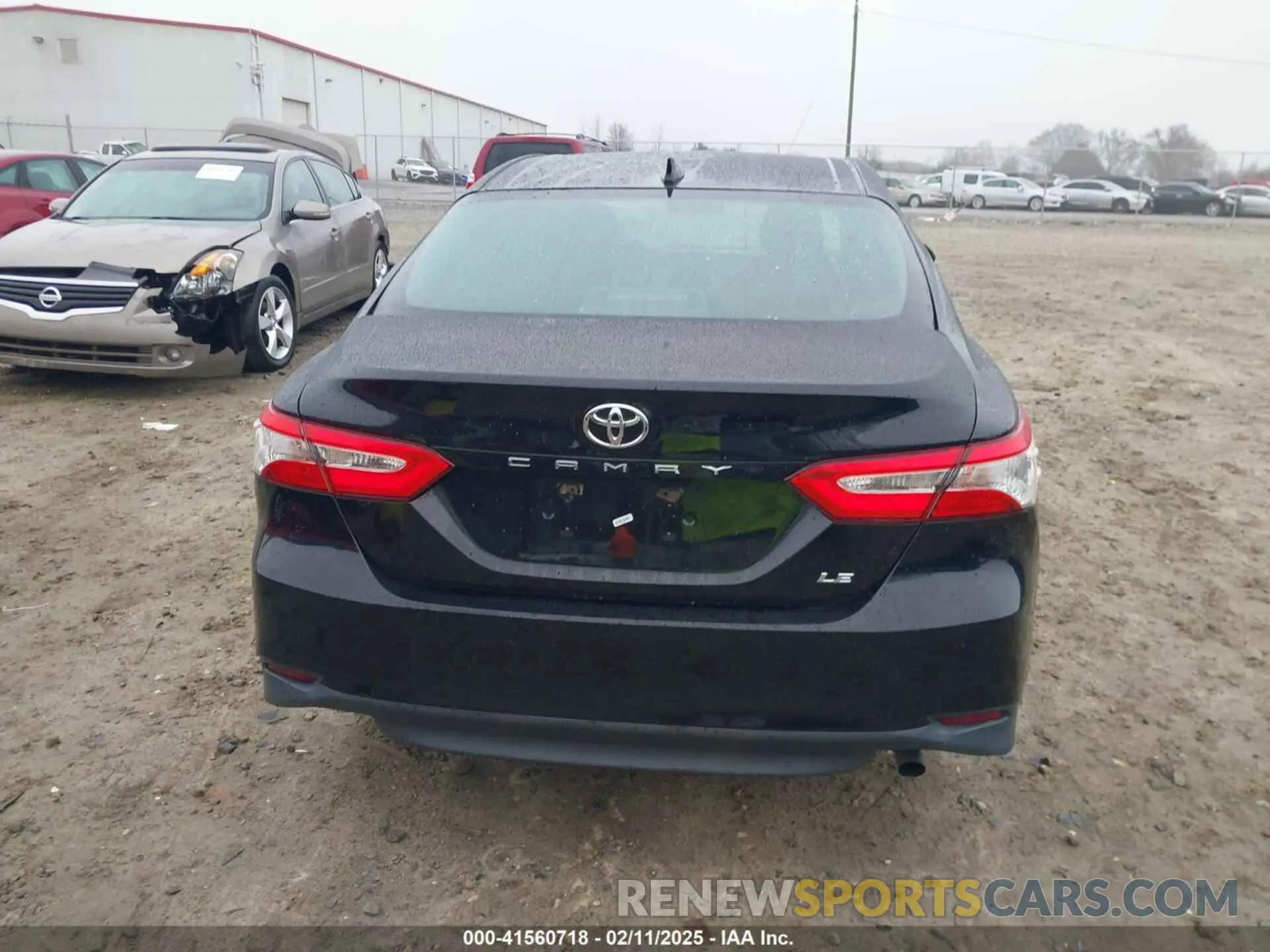 16 fotografías del automóvil dañado 4T1B11HK6KU755355 TOYOTA CAMRY 2019