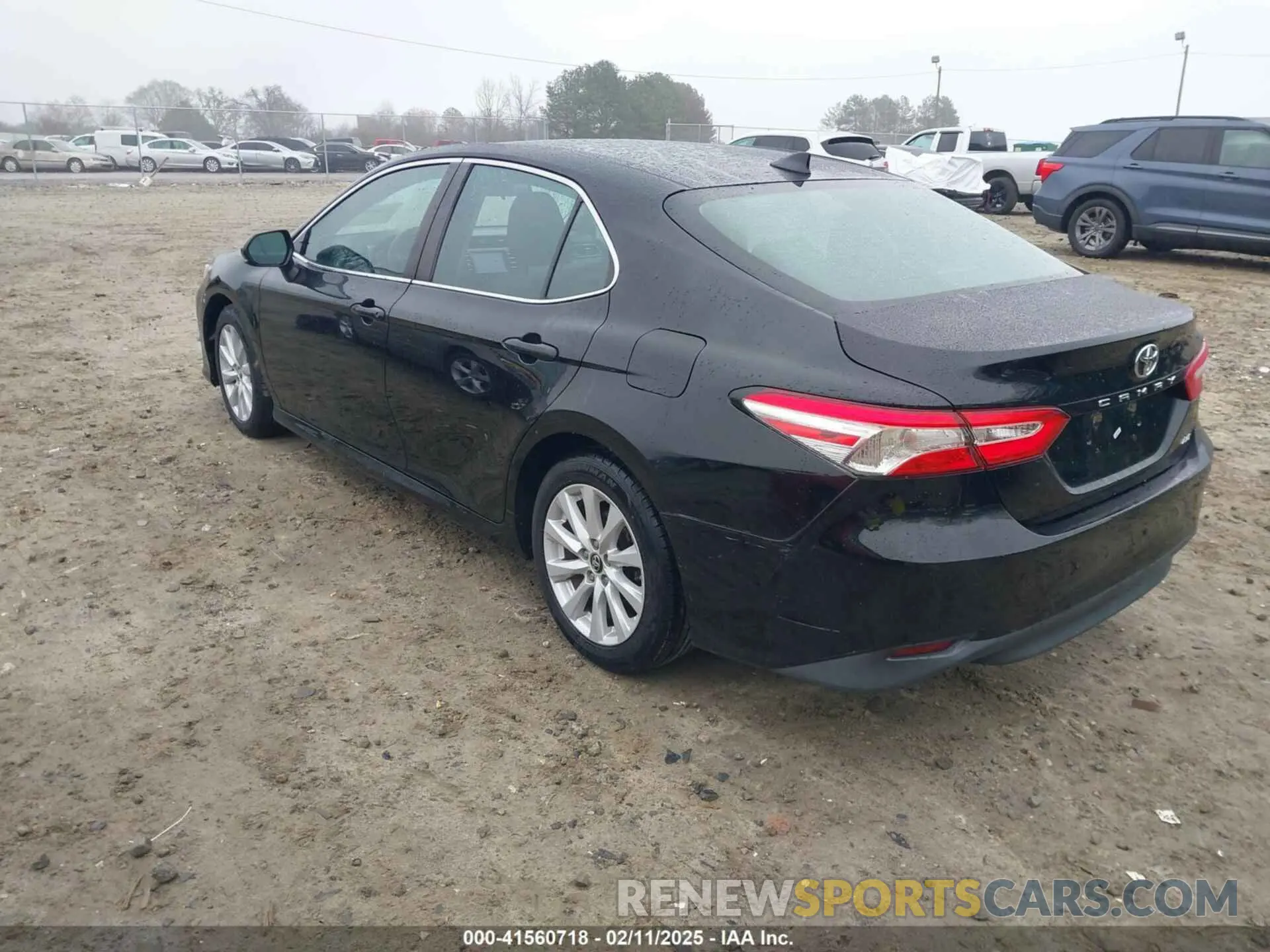 3 fotografías del automóvil dañado 4T1B11HK6KU755355 TOYOTA CAMRY 2019