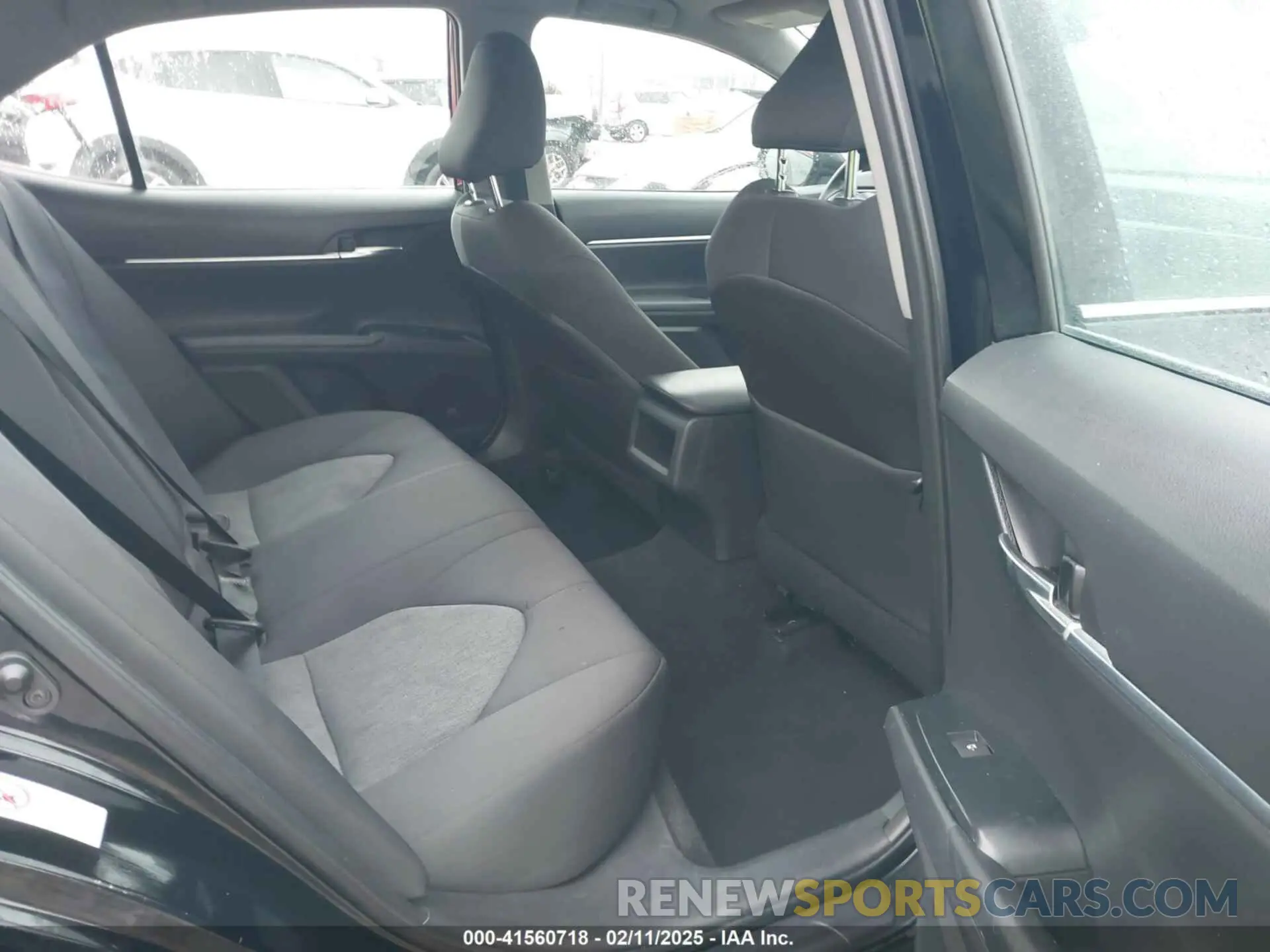 8 fotografías del automóvil dañado 4T1B11HK6KU755355 TOYOTA CAMRY 2019