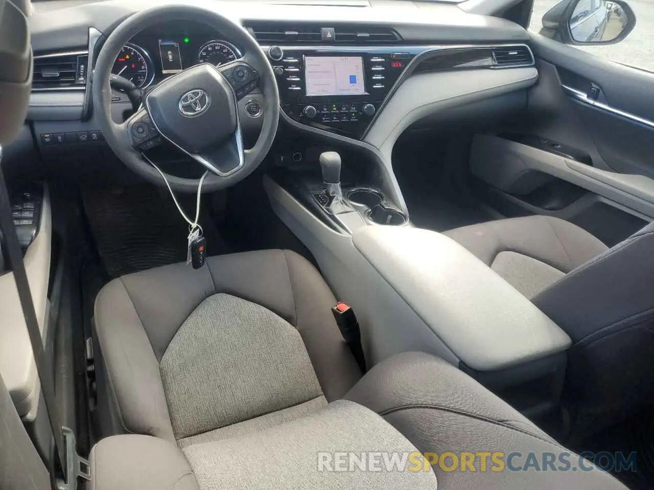 8 fotografías del automóvil dañado 4T1B11HK6KU758269 TOYOTA CAMRY 2019