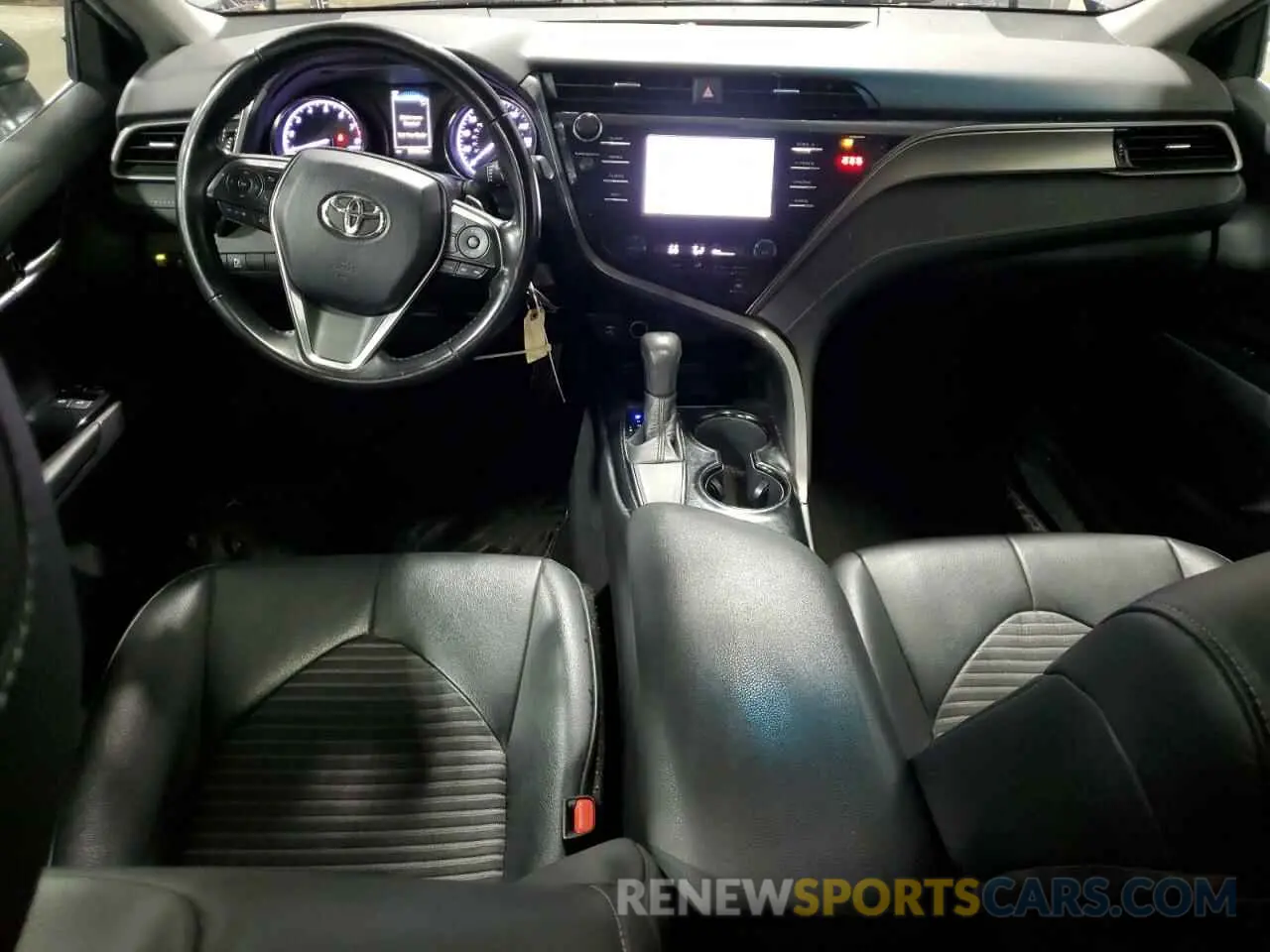 8 fotografías del automóvil dañado 4T1B11HK6KU776156 TOYOTA CAMRY 2019
