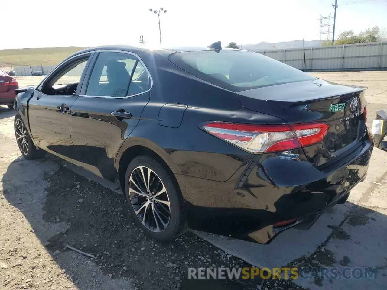 2 fotografías del automóvil dañado 4T1B11HK6KU787352 TOYOTA CAMRY 2019
