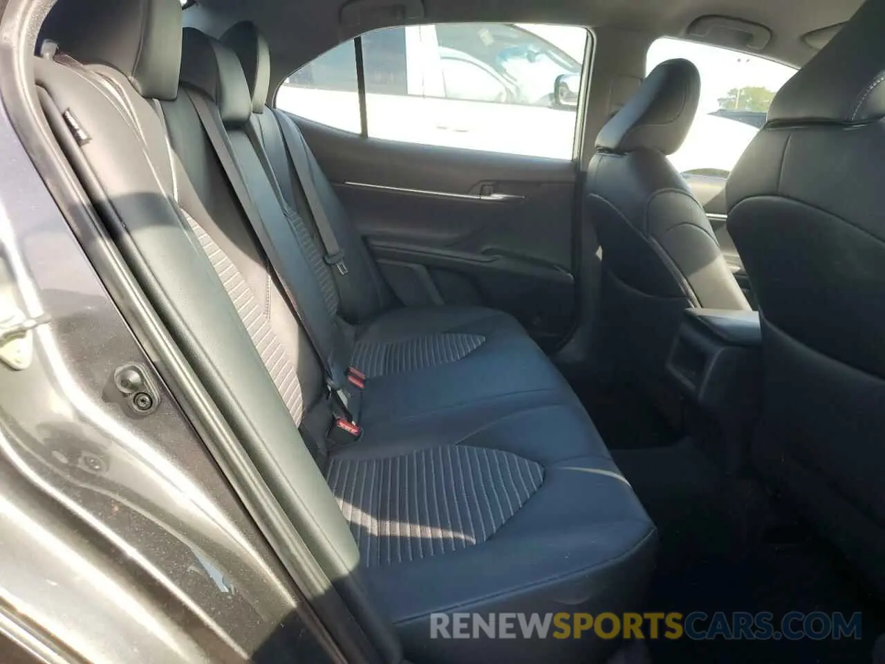 10 fotografías del automóvil dañado 4T1B11HK6KU795547 TOYOTA CAMRY 2019