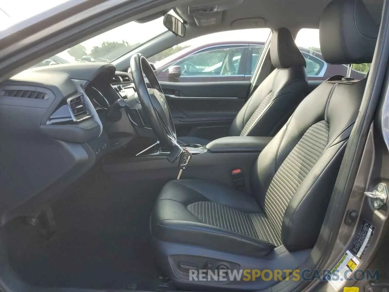 7 fotografías del automóvil dañado 4T1B11HK6KU795547 TOYOTA CAMRY 2019