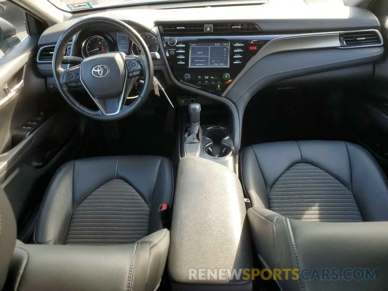 8 fotografías del automóvil dañado 4T1B11HK6KU795547 TOYOTA CAMRY 2019