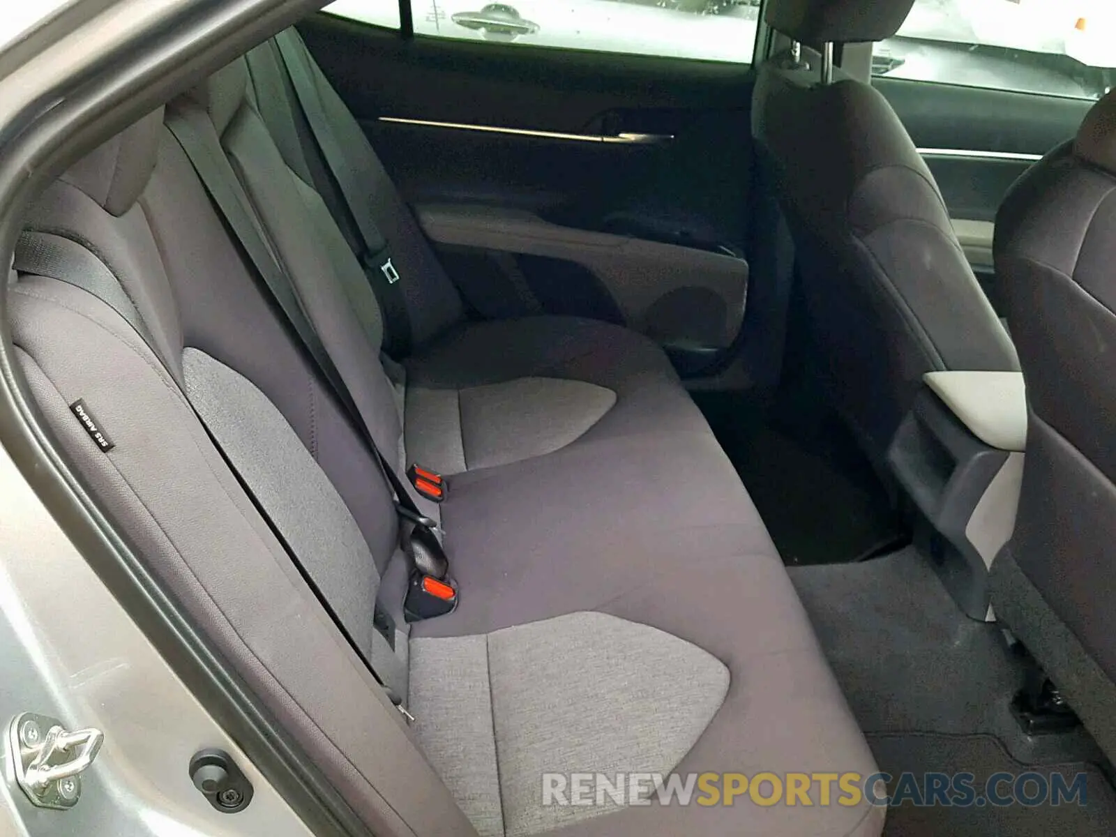 6 fotografías del automóvil dañado 4T1B11HK6KU797993 TOYOTA CAMRY 2019