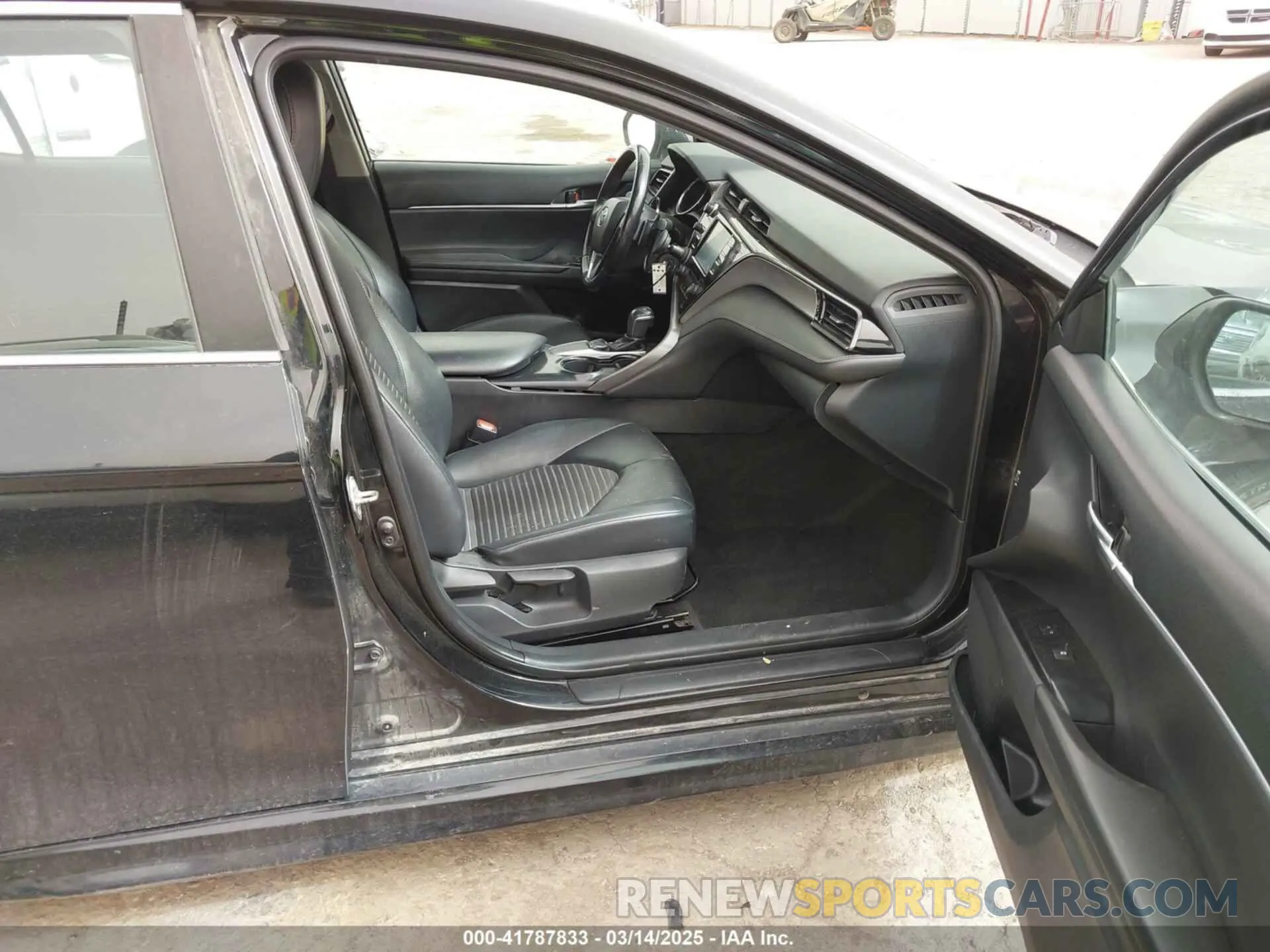5 fotografías del automóvil dañado 4T1B11HK6KU805252 TOYOTA CAMRY 2019