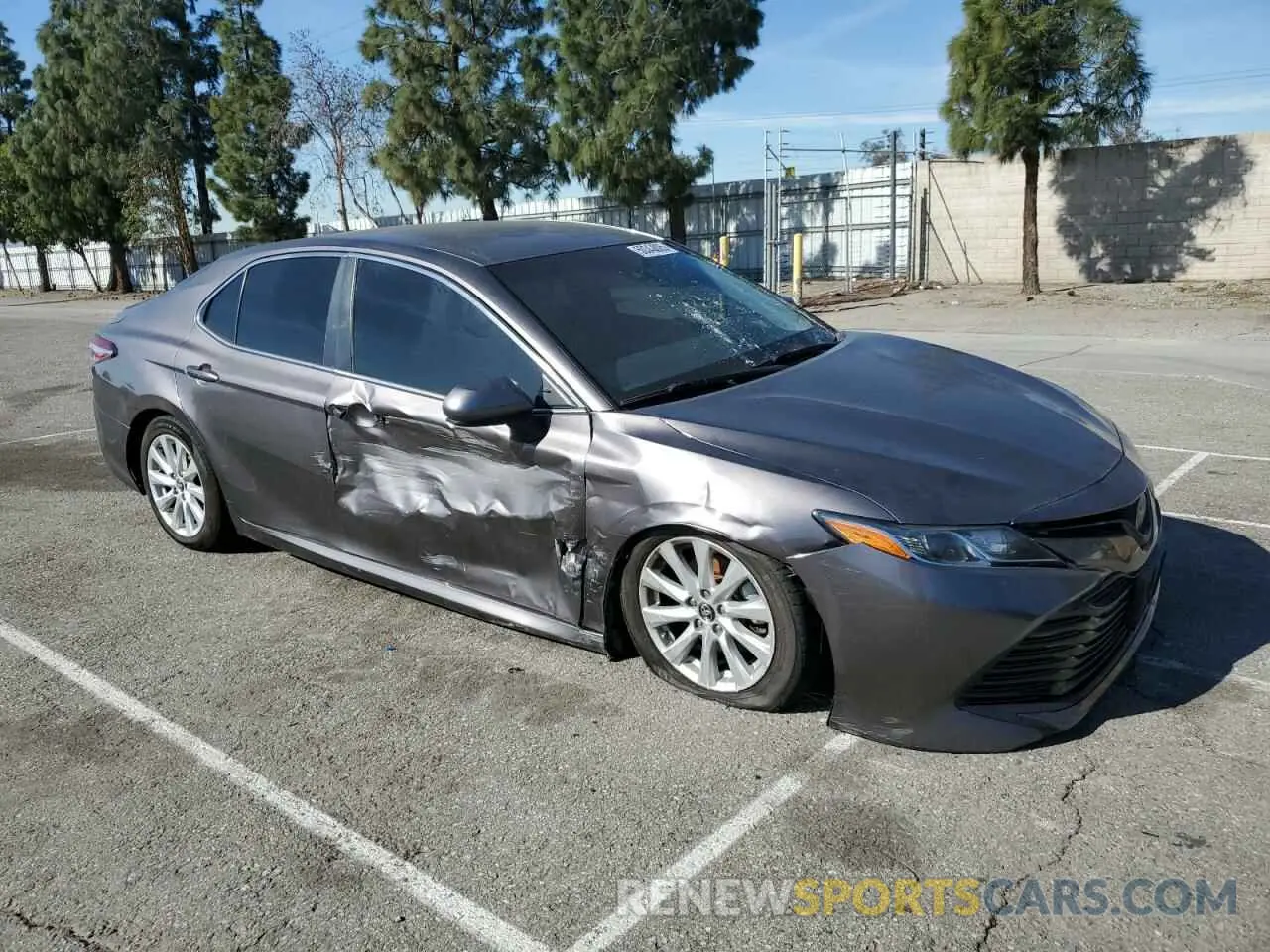 4 fotografías del automóvil dañado 4T1B11HK6KU807681 TOYOTA CAMRY 2019