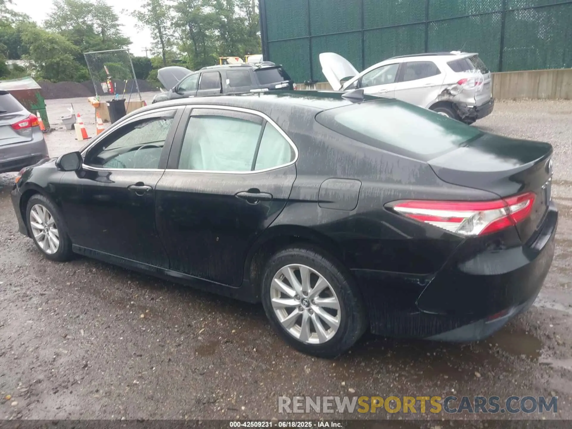 14 fotografías del automóvil dañado 4T1B11HK6KU807972 TOYOTA CAMRY 2019